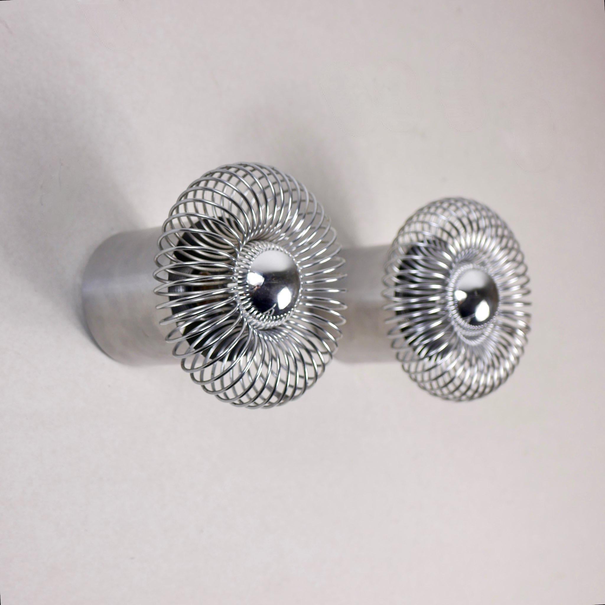 Metal Set of 5 spring sconces by Philippe Rogier for Oxar, made in France, 1970s For Sale
