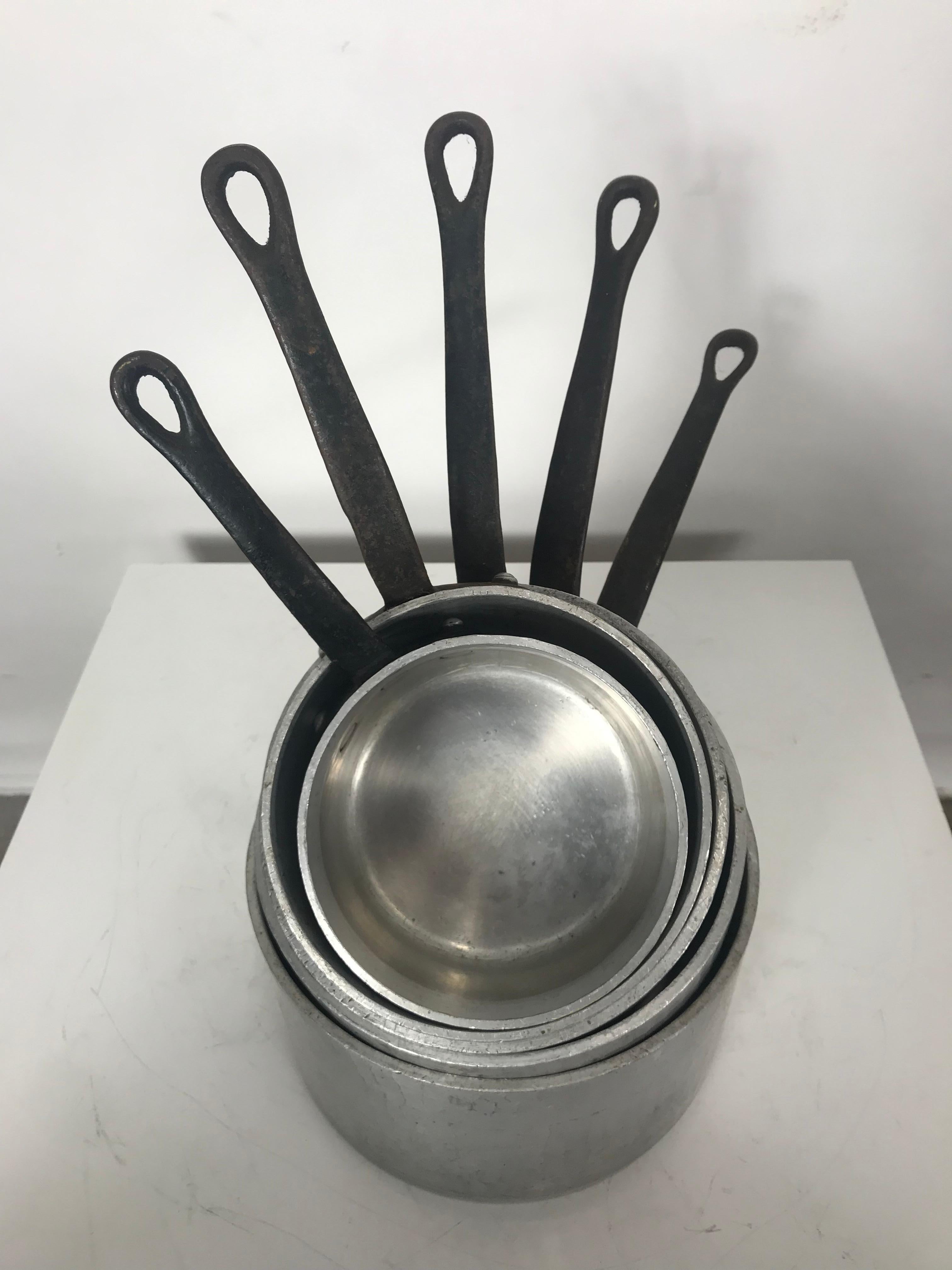 Set of 5 Stylized Aluminum Pots. cookwear by E. Dehillerin, Paris In Good Condition In Buffalo, NY