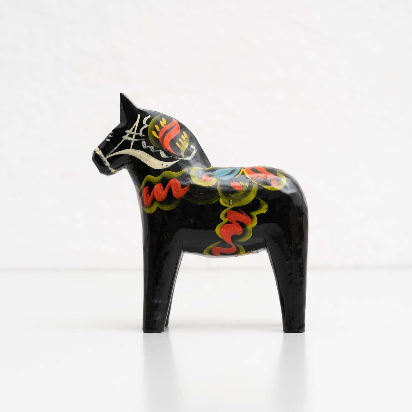 Set of 5 Swedish Folk Wooden Dala Horse Toys, circa 1960 For Sale 3