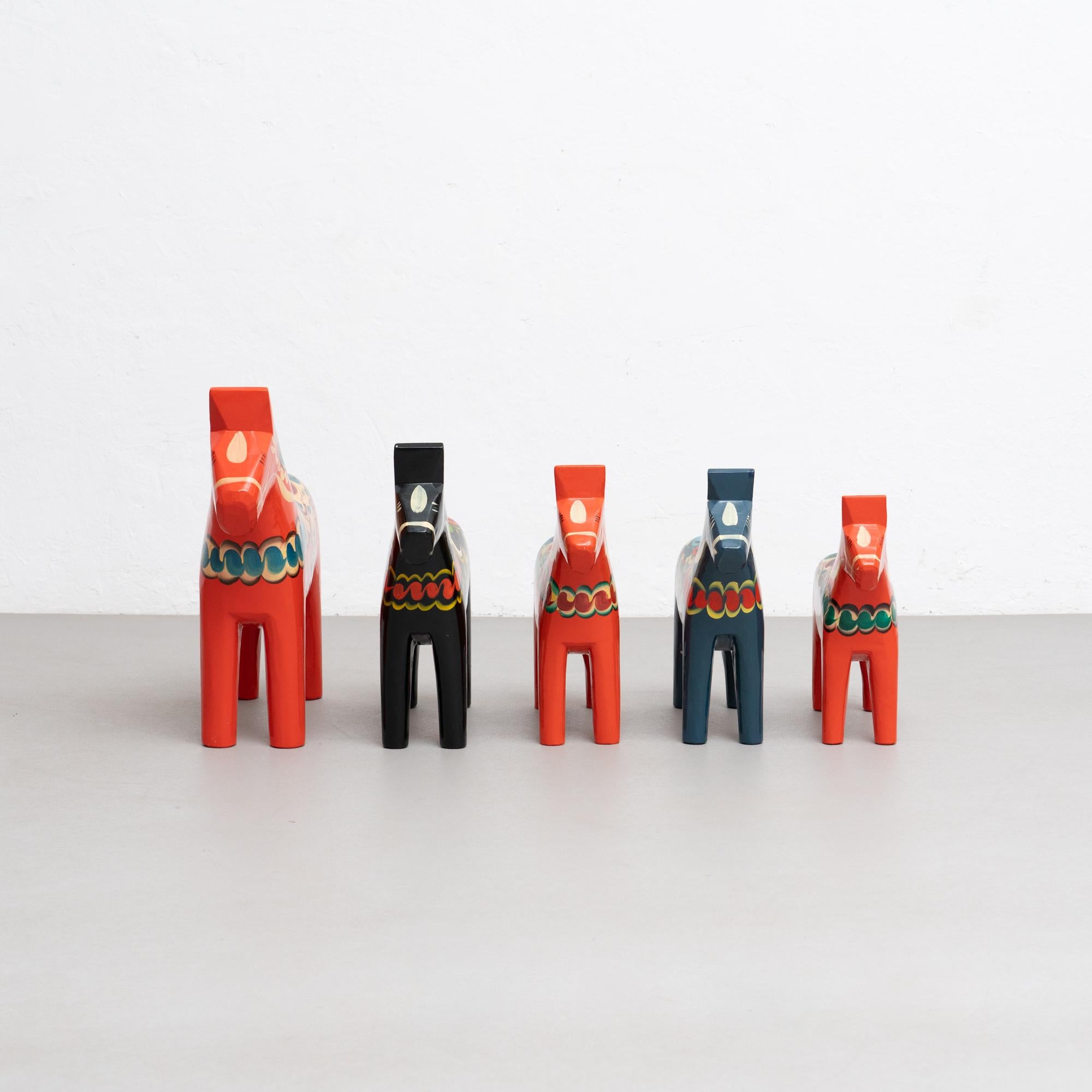 Set of 5 Swedish Folk Wooden Dala Horse Toys, circa 1960 In Good Condition In Barcelona, Barcelona