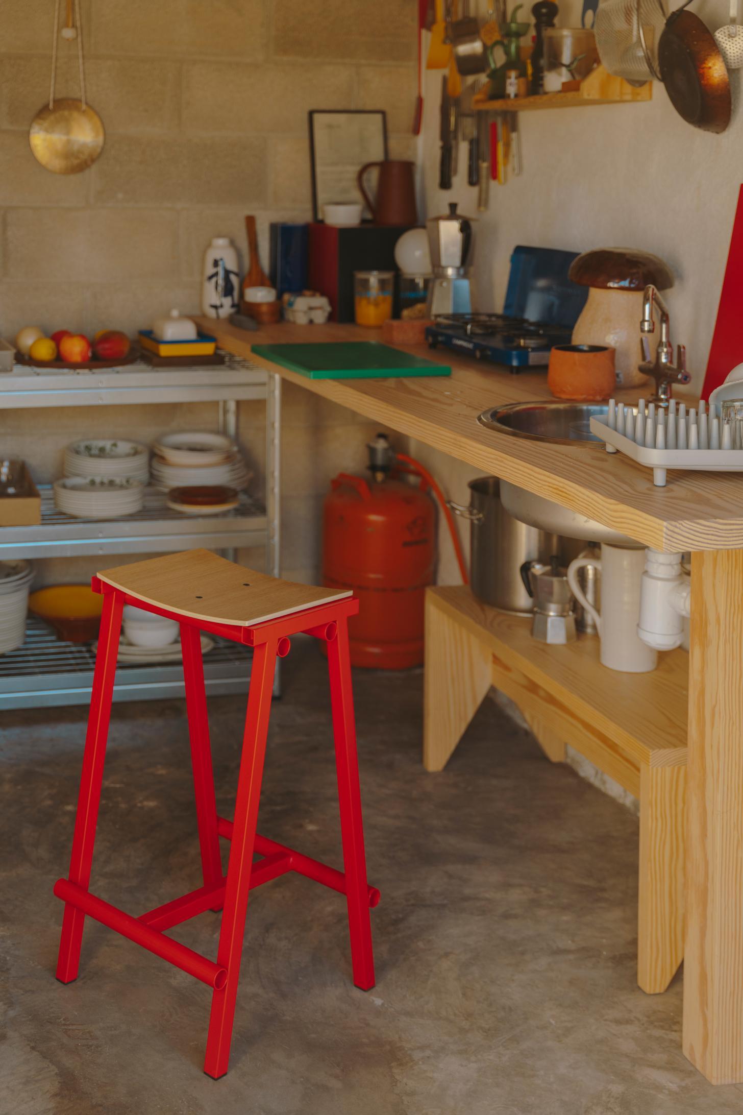 Set de 5 taburetes de bar Taburete8 Acero pintado en polvo rojo señal bajo-Marc Morro/Hay en venta 5