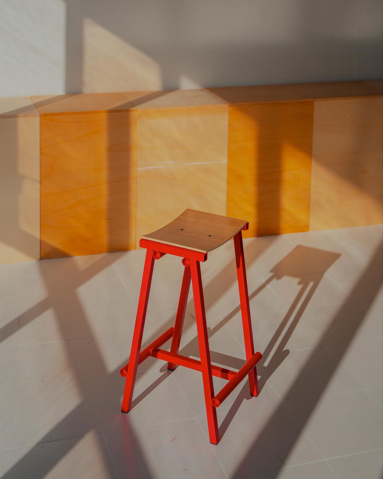 Set de 5 taburetes de bar Taburete8 Acero pintado en polvo rojo señal bajo-Marc Morro/Hay en venta 1