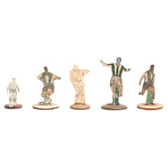 Set di 5 figure di giochi di calcio tradizionali a bottoni, circa 1950