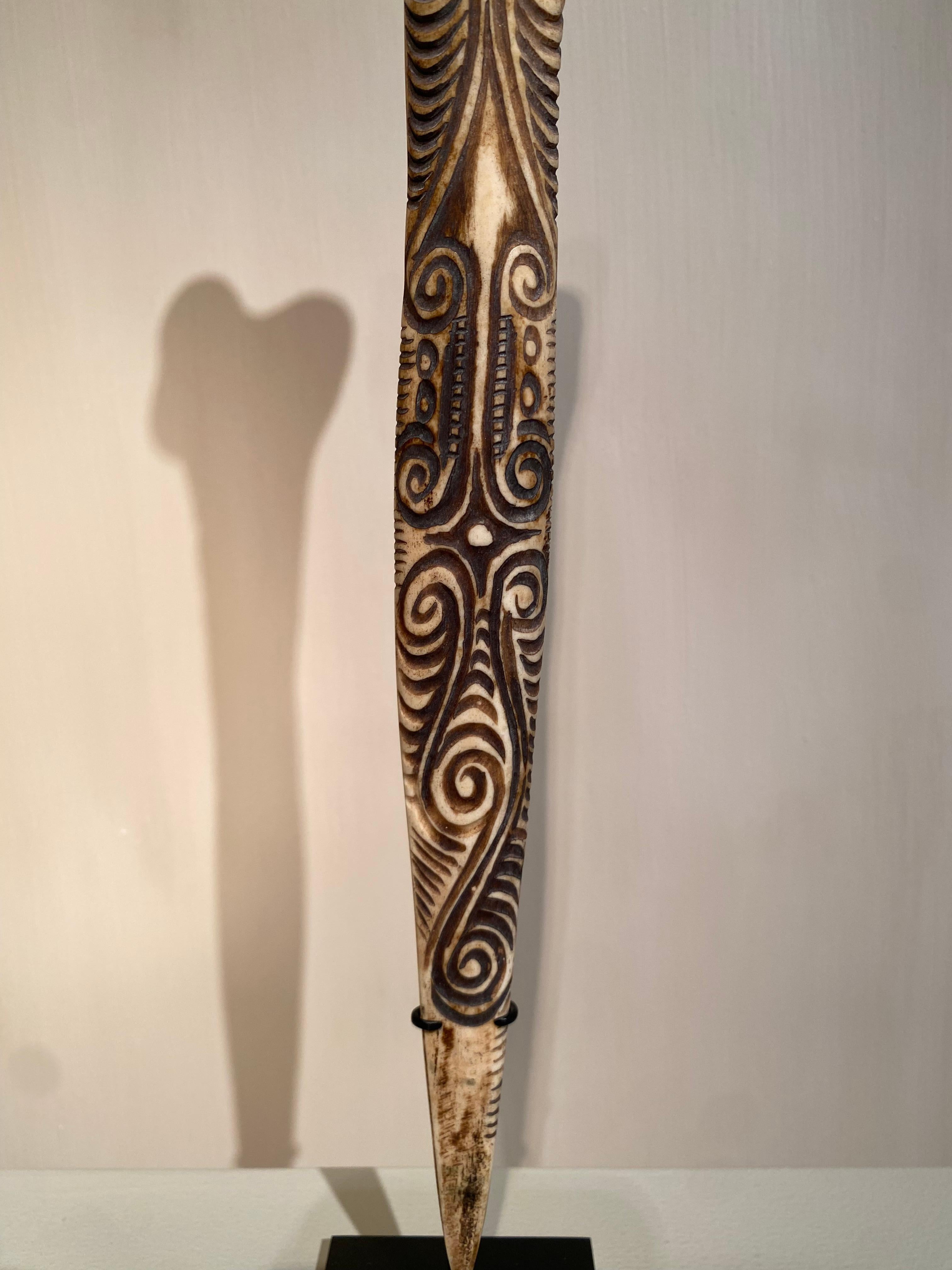 Satz von 5 Tribal Art Messern aus Papua-Neuguinea im Angebot 2