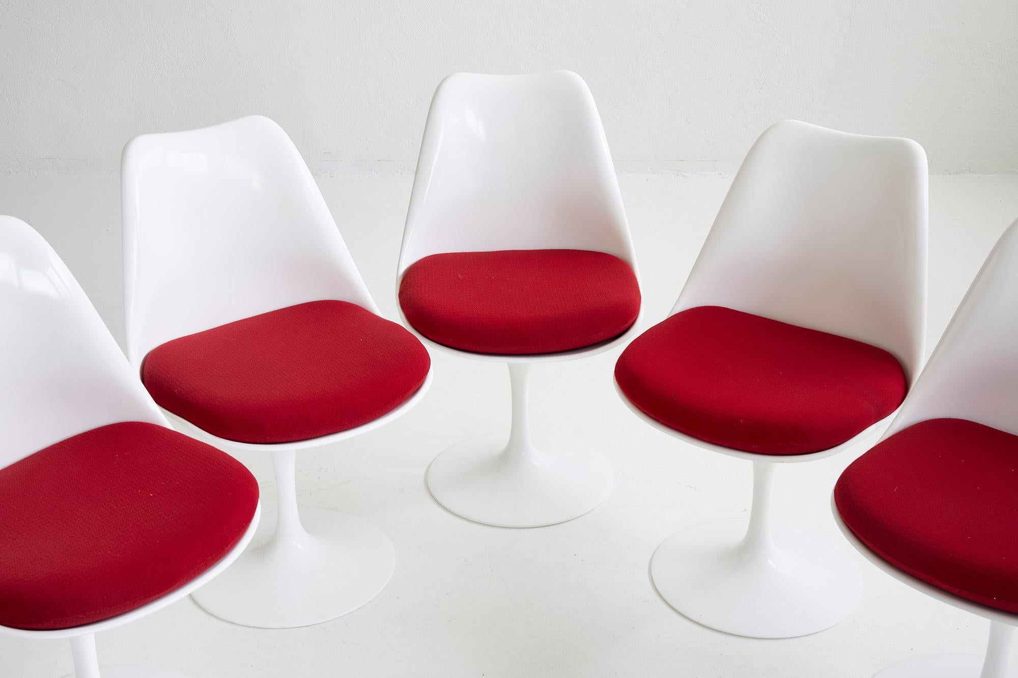 Set di 5 sedie Tulip di Eero Saarinen per Knoll International, anni '70 in vendita 1