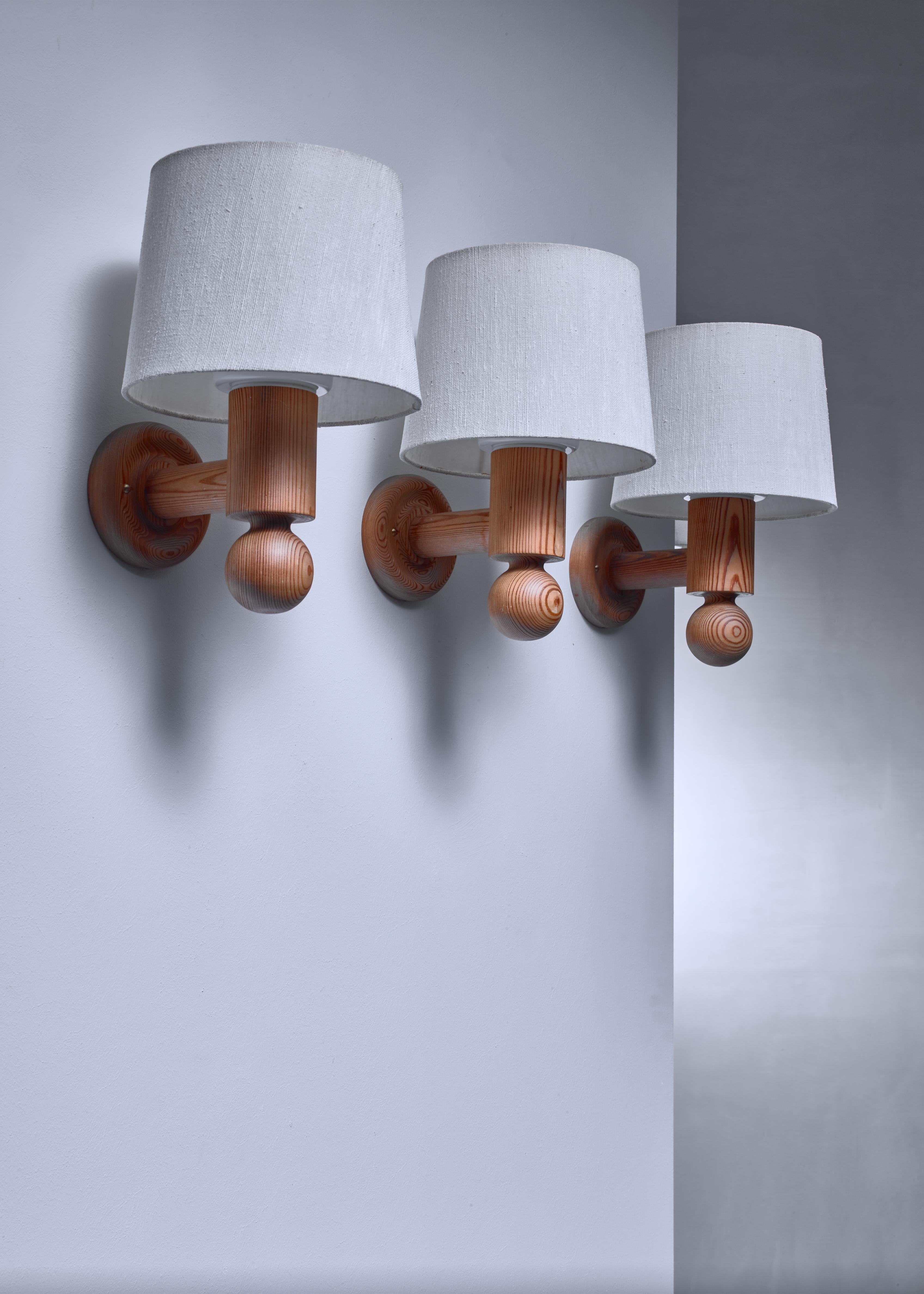 Swedish Set of 5 Uno & Osten Kristiansson Wall Lamps for Luxus