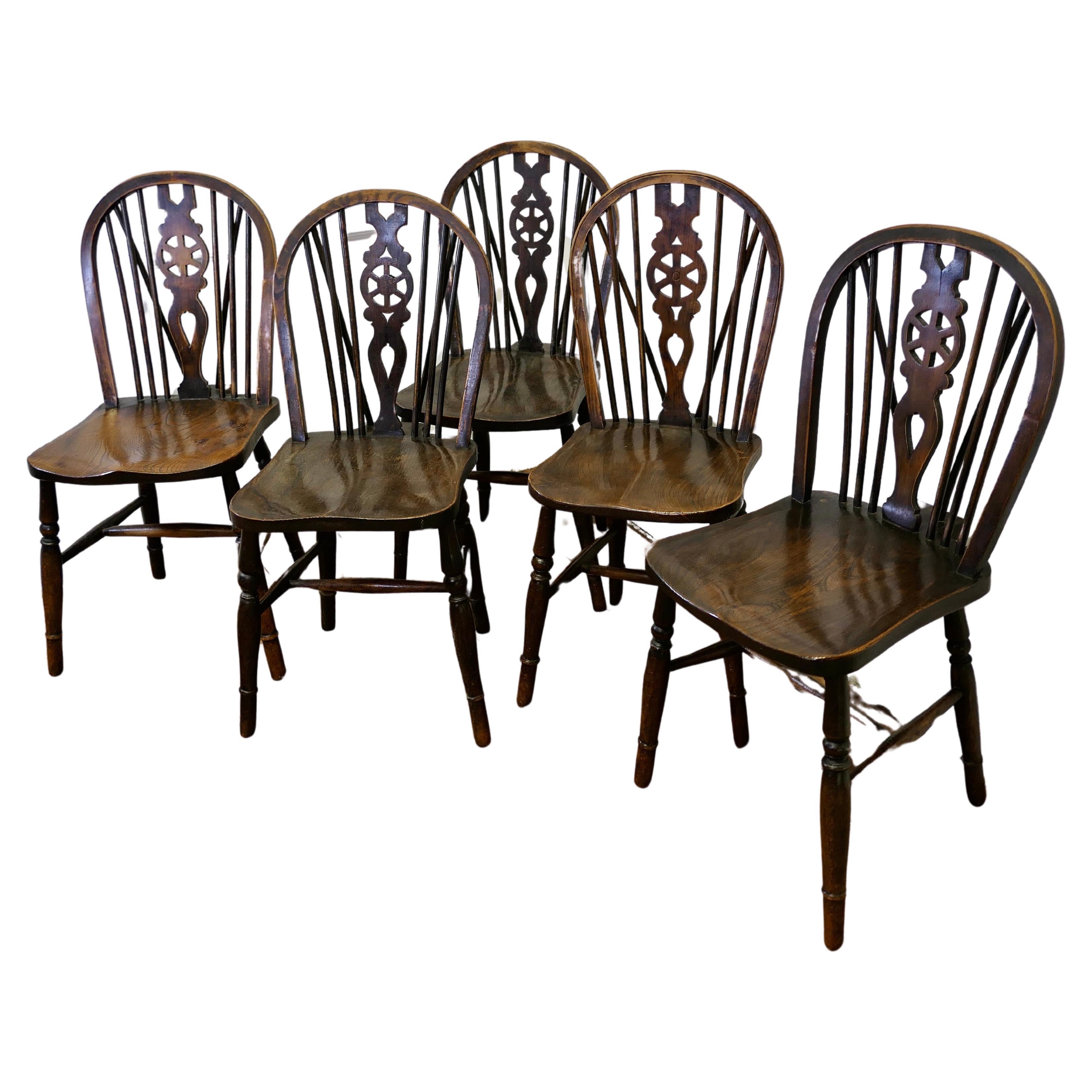 Set of 5 Victorian Beech & Elm Wheel Back Windsor Kitchen Dining Chairs    For Sale