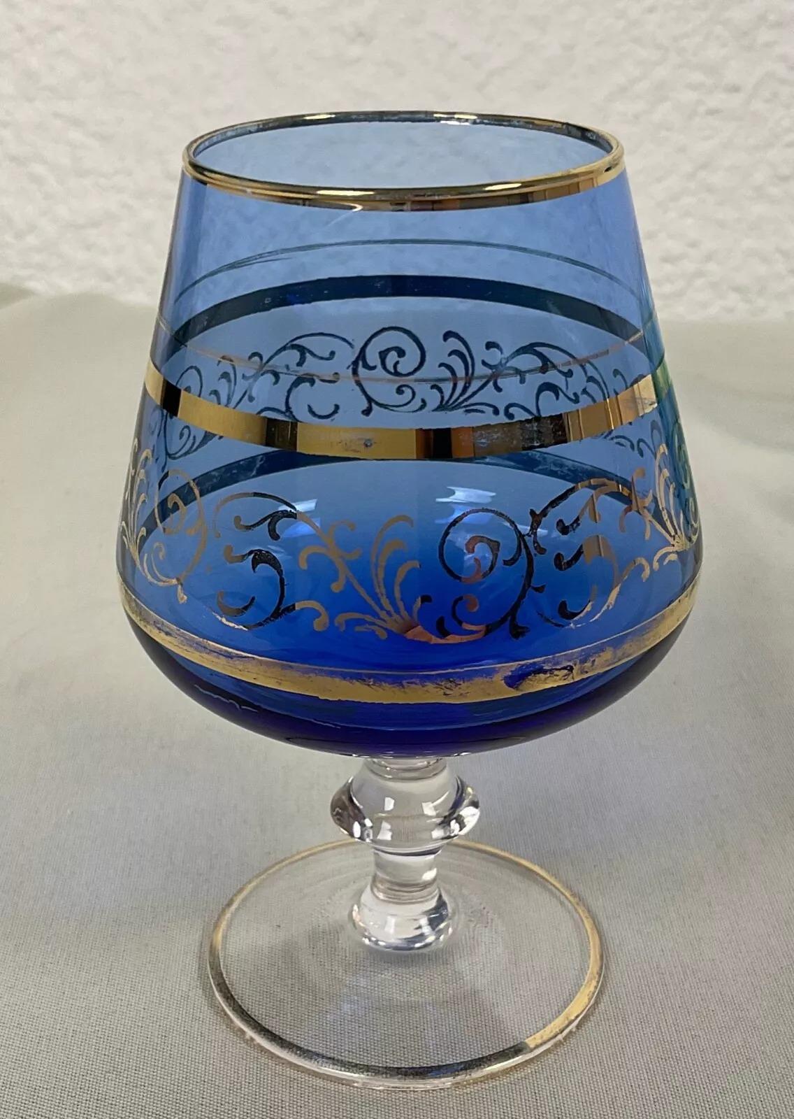 Set of 5 Vintage Crystal Wine Glasses with Gold Floral Trim - 2Y459 For Sale 1