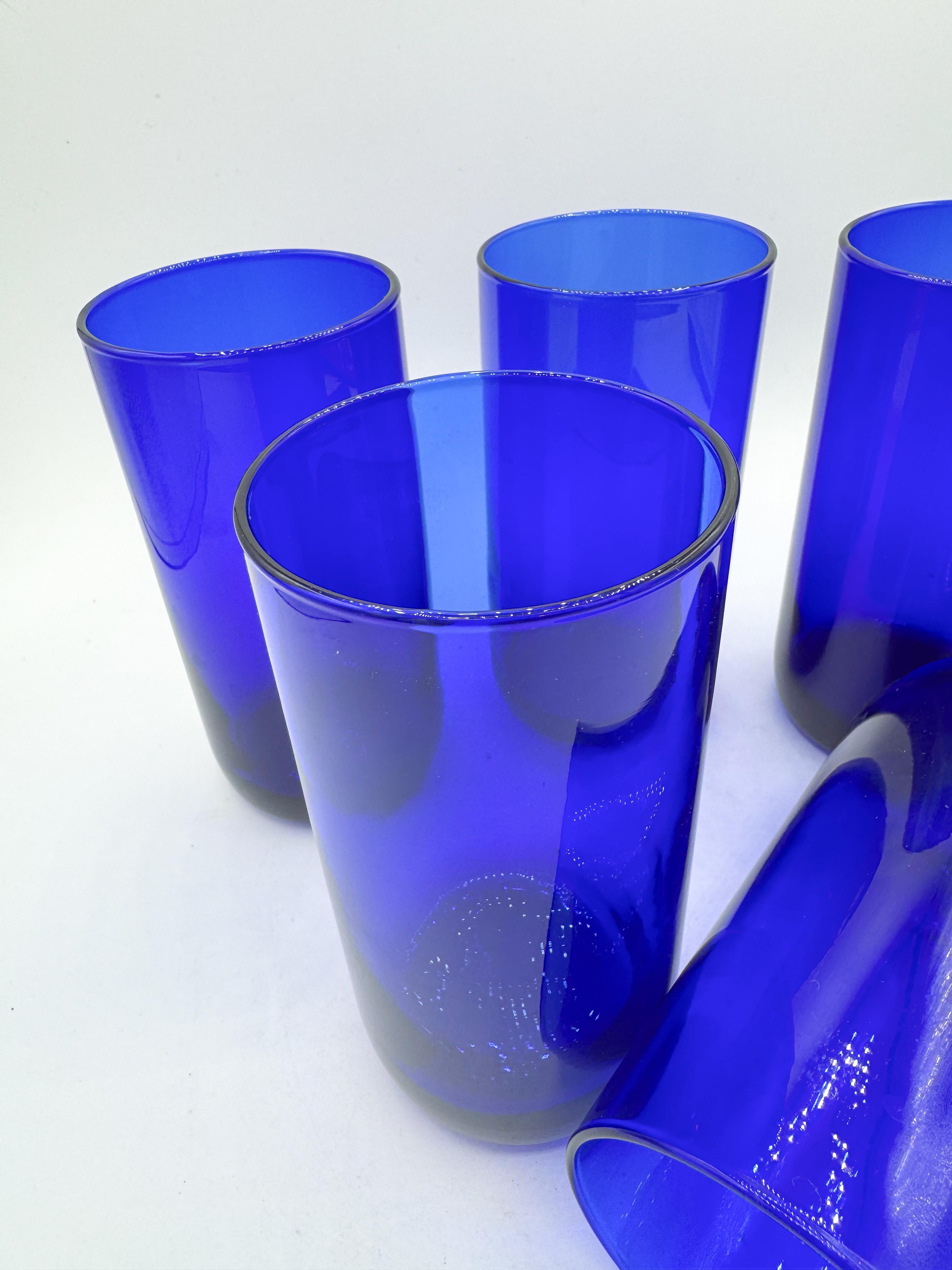 Set of 5 Vintage Drinking Glasses 1980s Cobalt Blue Highball Tumblers In Good Condition For Sale In Toronto, CA