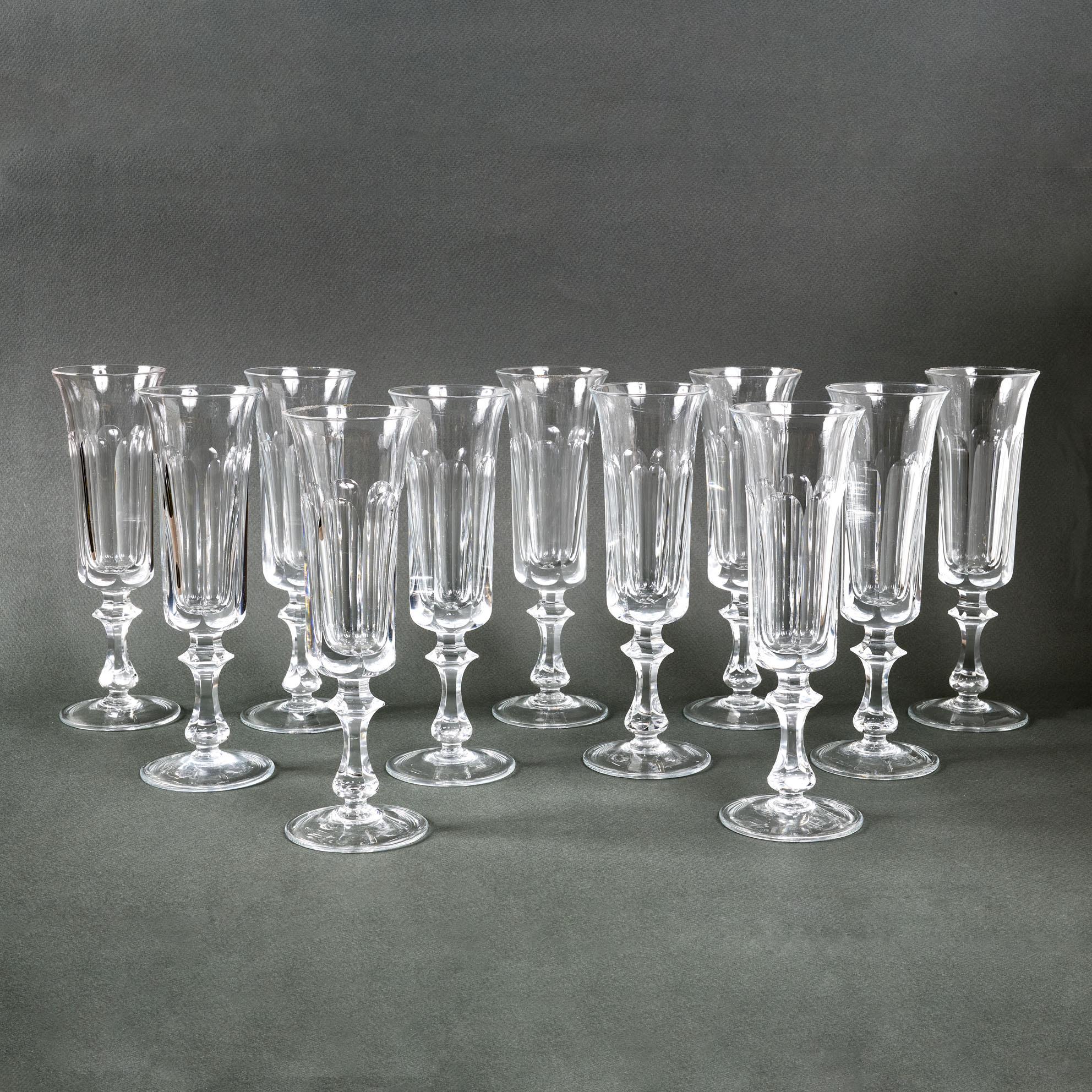 Juego de 5 copas de champán vintage de cristal francés de Baccarat siglo XX en venta