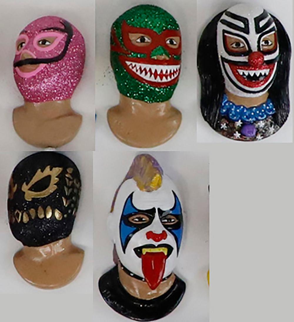 We offer this fantastic set of 5 of the most iconic Mexican wrestling fighters heads, made in resin and hand painted.