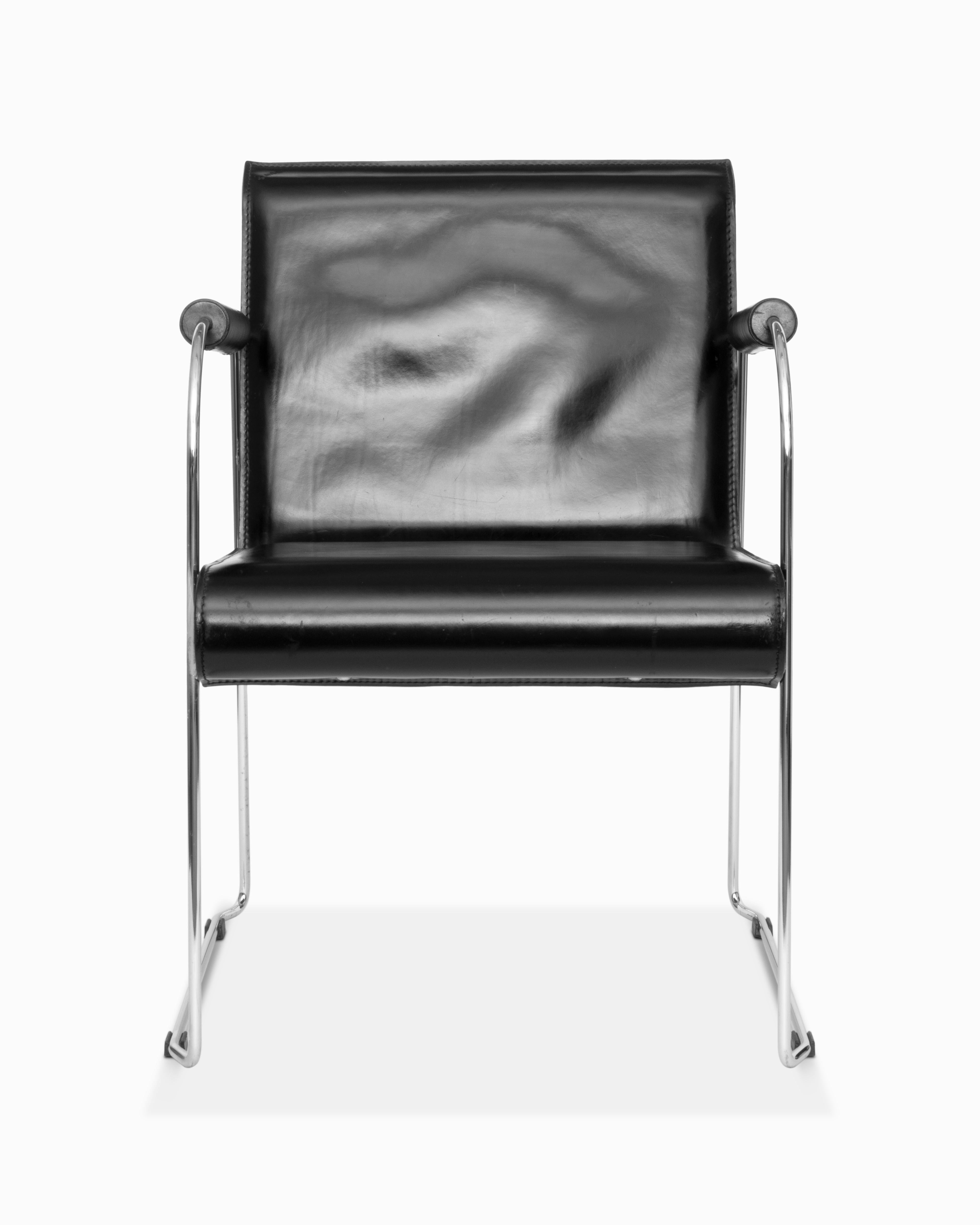 Ensemble de 5 fauteuils postmodernes en cuir vintage par Arrben Italie Bon état - En vente à Oxnard, CA