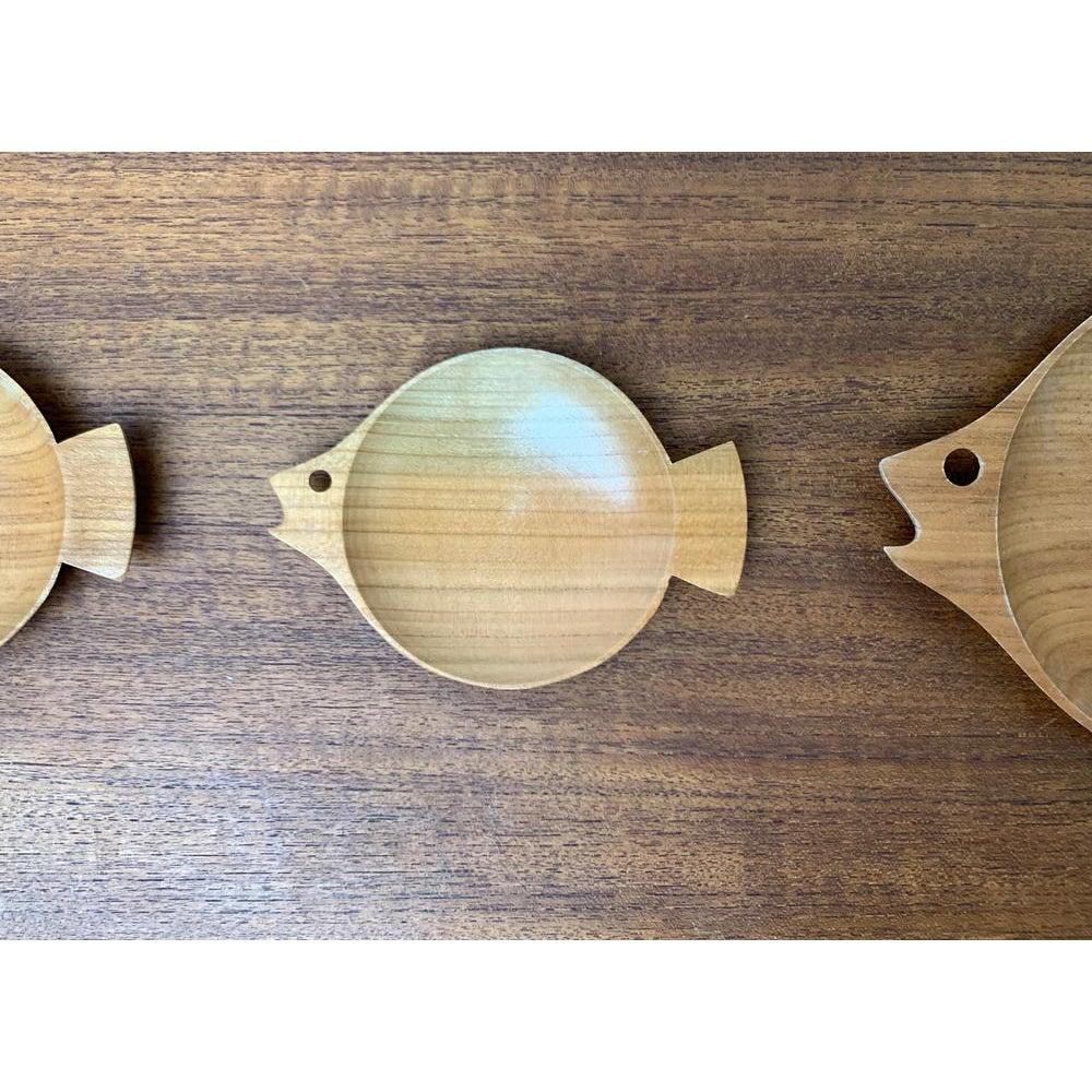 Set di 5 ciotole in legno a forma di pesce, anni '60 in vendita 2