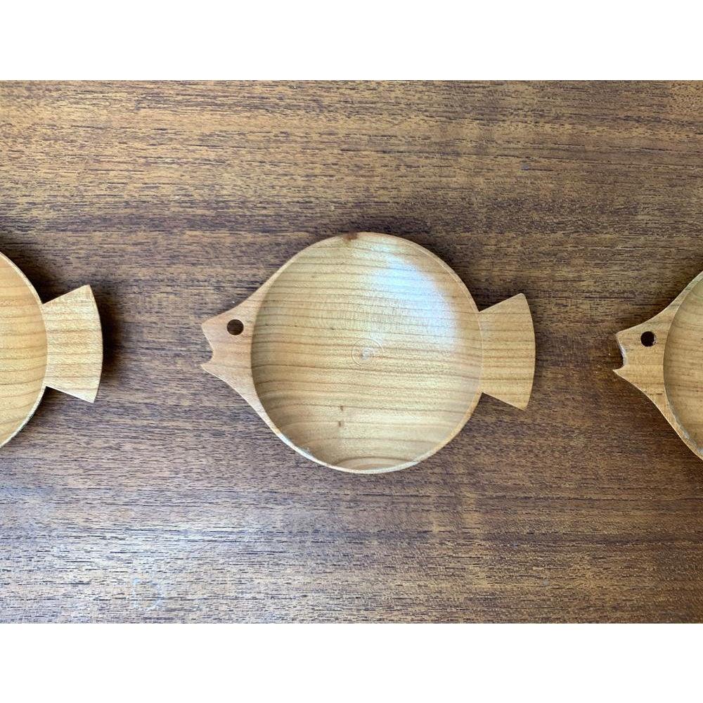 Set di 5 ciotole in legno a forma di pesce, anni '60 in vendita 3