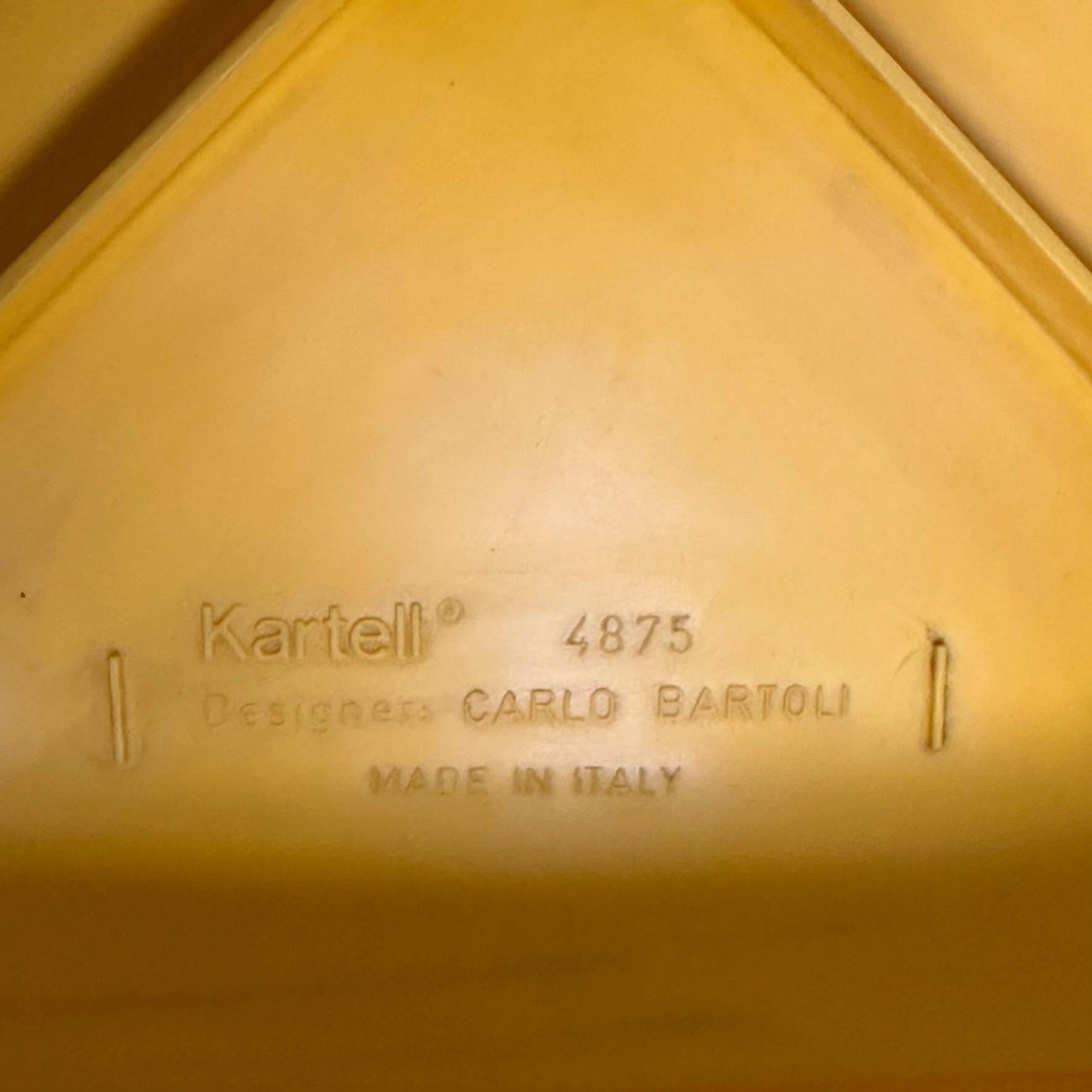 Ensemble de 5 chaises jaune vif mod. 4875 conçues par Carlo Bartoli pour Kartell  en vente 5