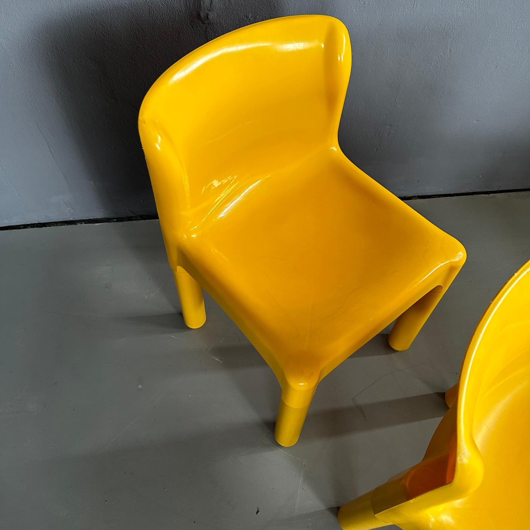 Plastic Set of 5 yellow bright chairs mod. 4875 designed by Carlo Bartoli for Kartell 