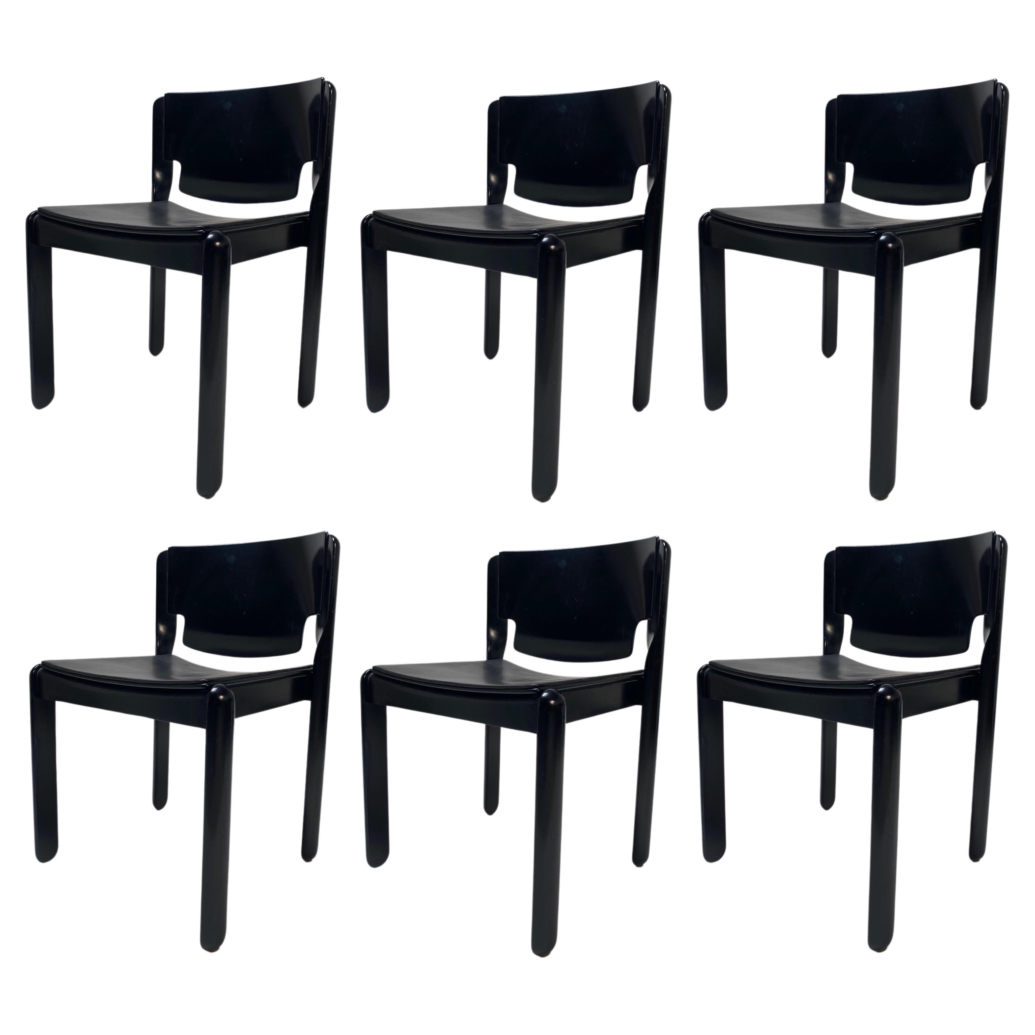 Set of 6 "122" Chairs by Vico Magistretti for Cassina, Italy, 1960s For Sale