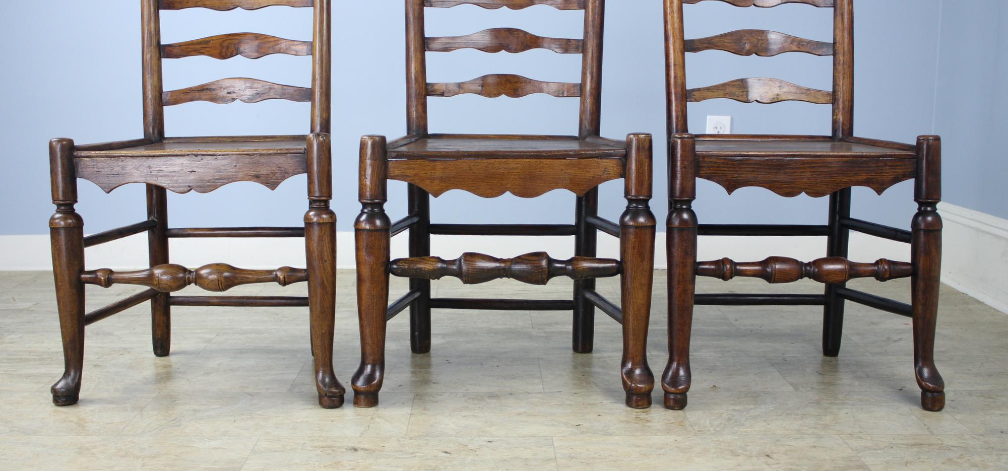 Set of 6 18th Century Oak and Ash Ladderback Dining Chairs In Good Condition In Port Chester, NY