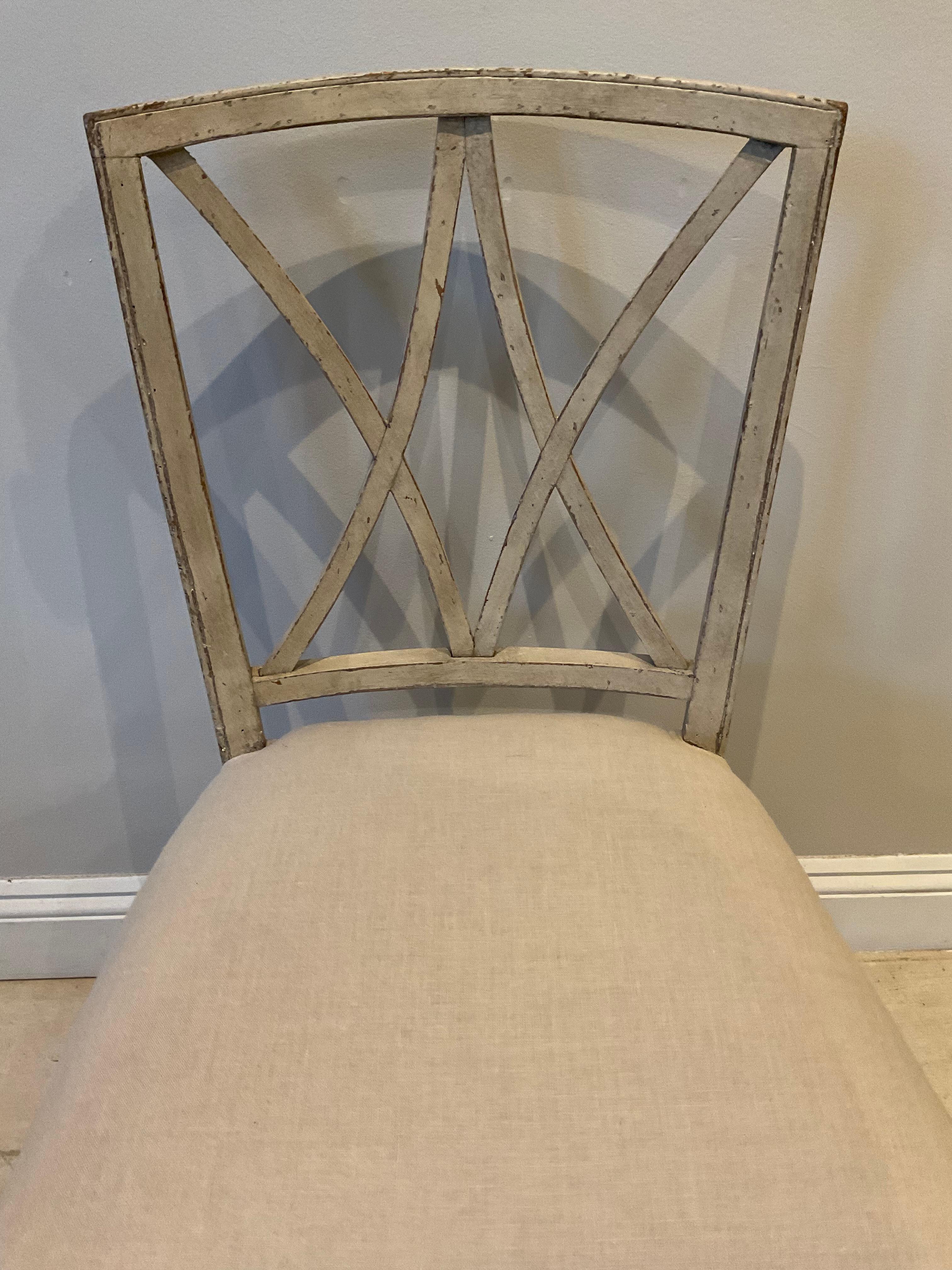 Set of 6, 1940s Stylish Italian Painted Lattice Backed Dining Chairs 7