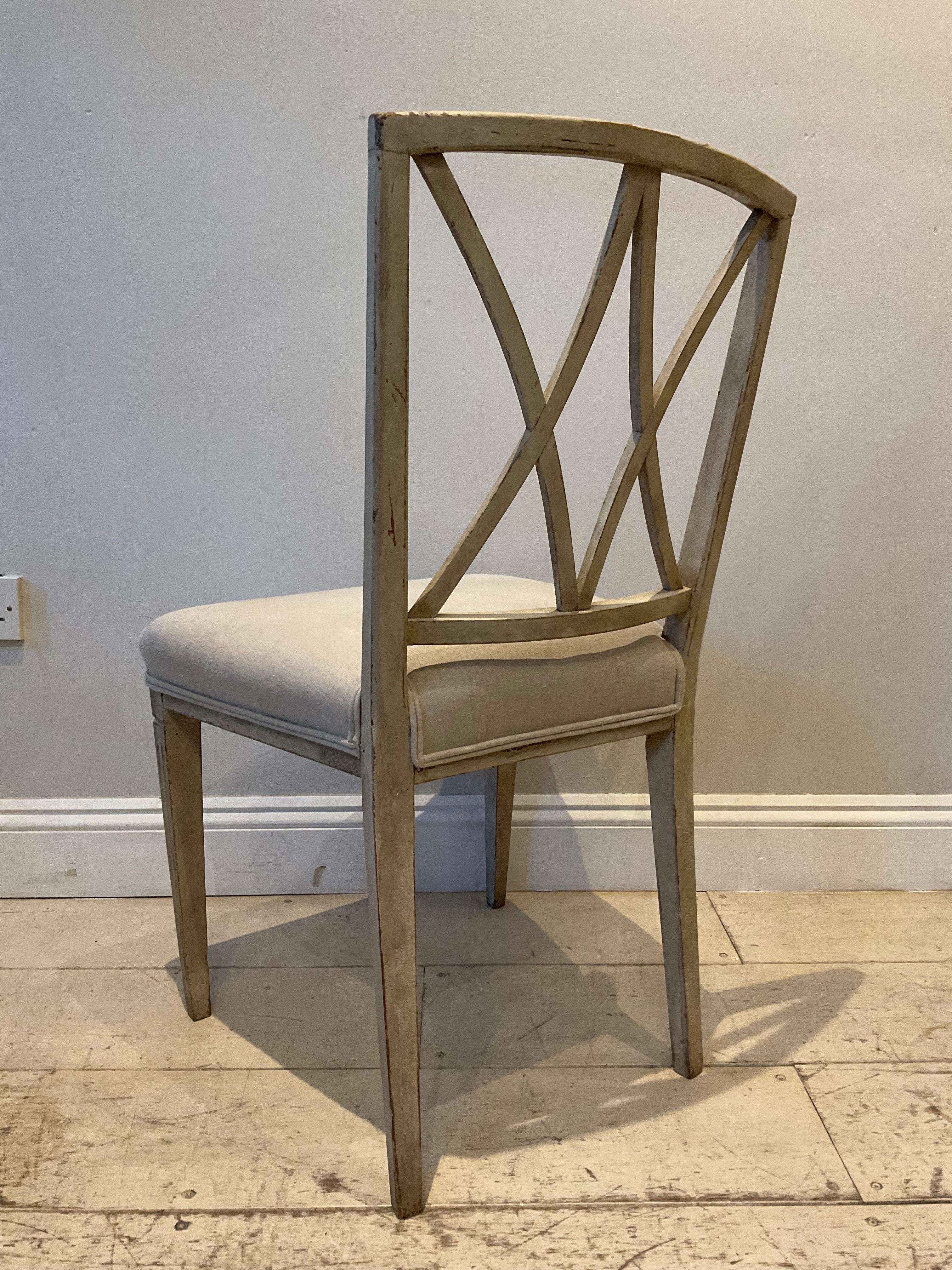 Set of 6, 1940s Stylish Italian Painted Lattice Backed Dining Chairs 10