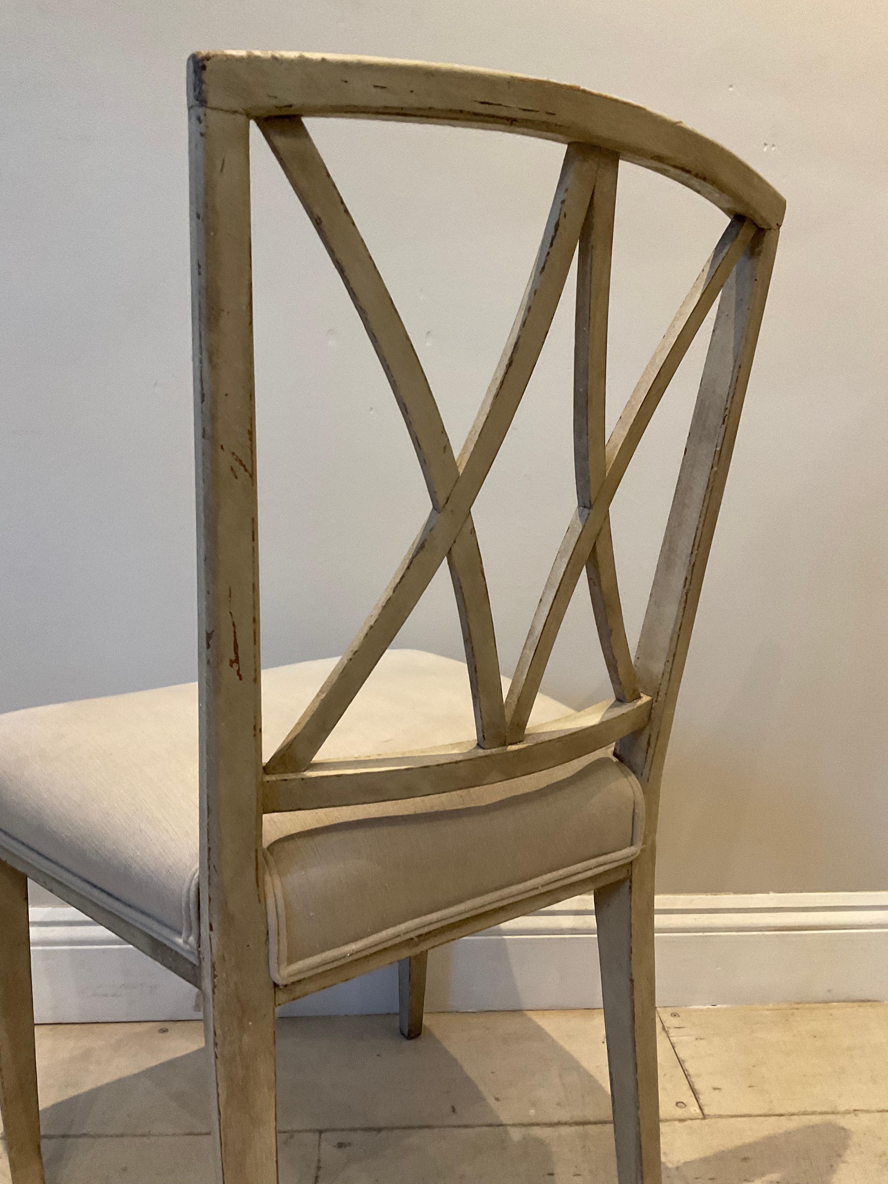 Set of 6, 1940s Stylish Italian Painted Lattice Backed Dining Chairs 11