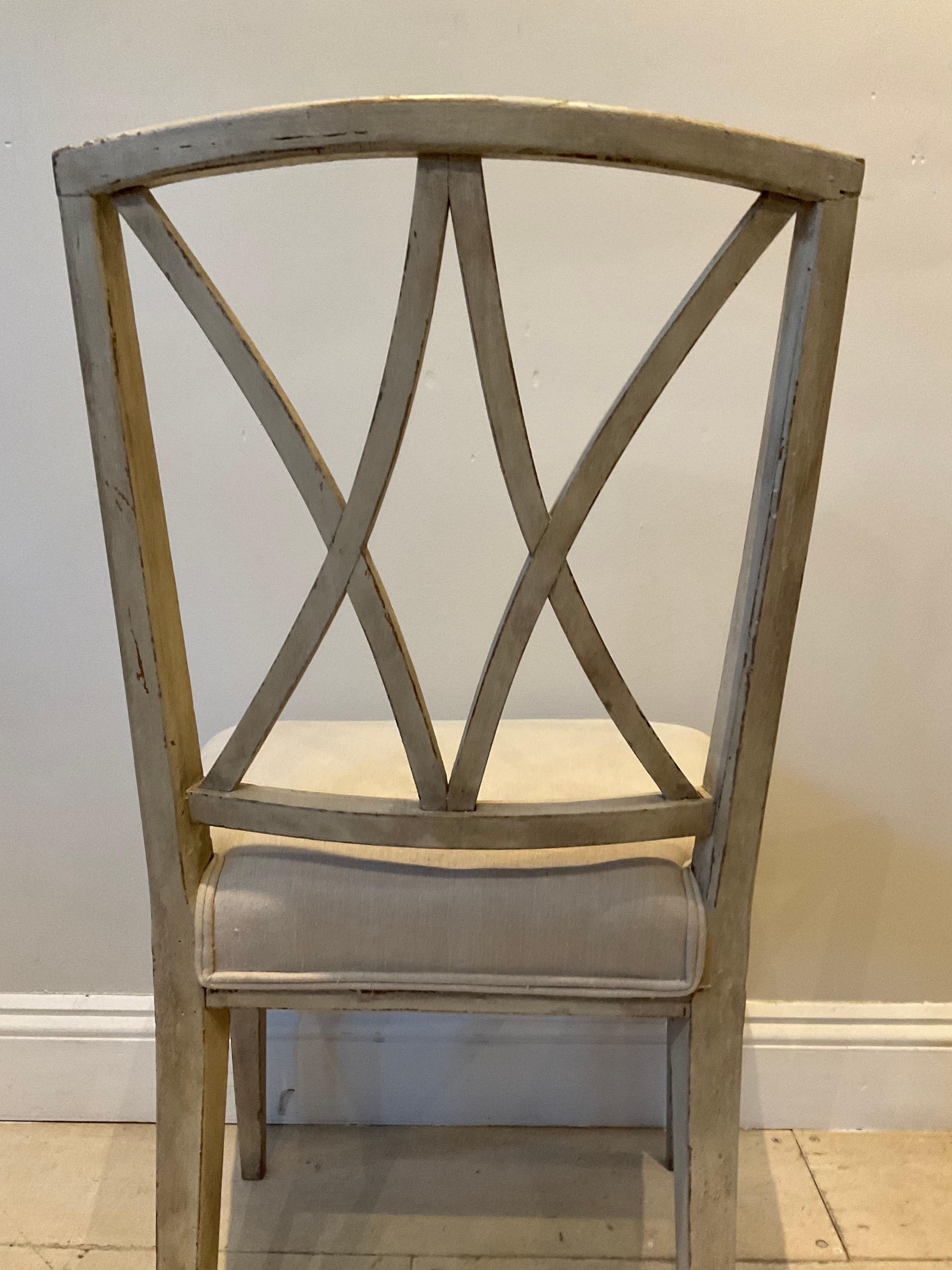Set of 6, 1940s Stylish Italian Painted Lattice Backed Dining Chairs 12