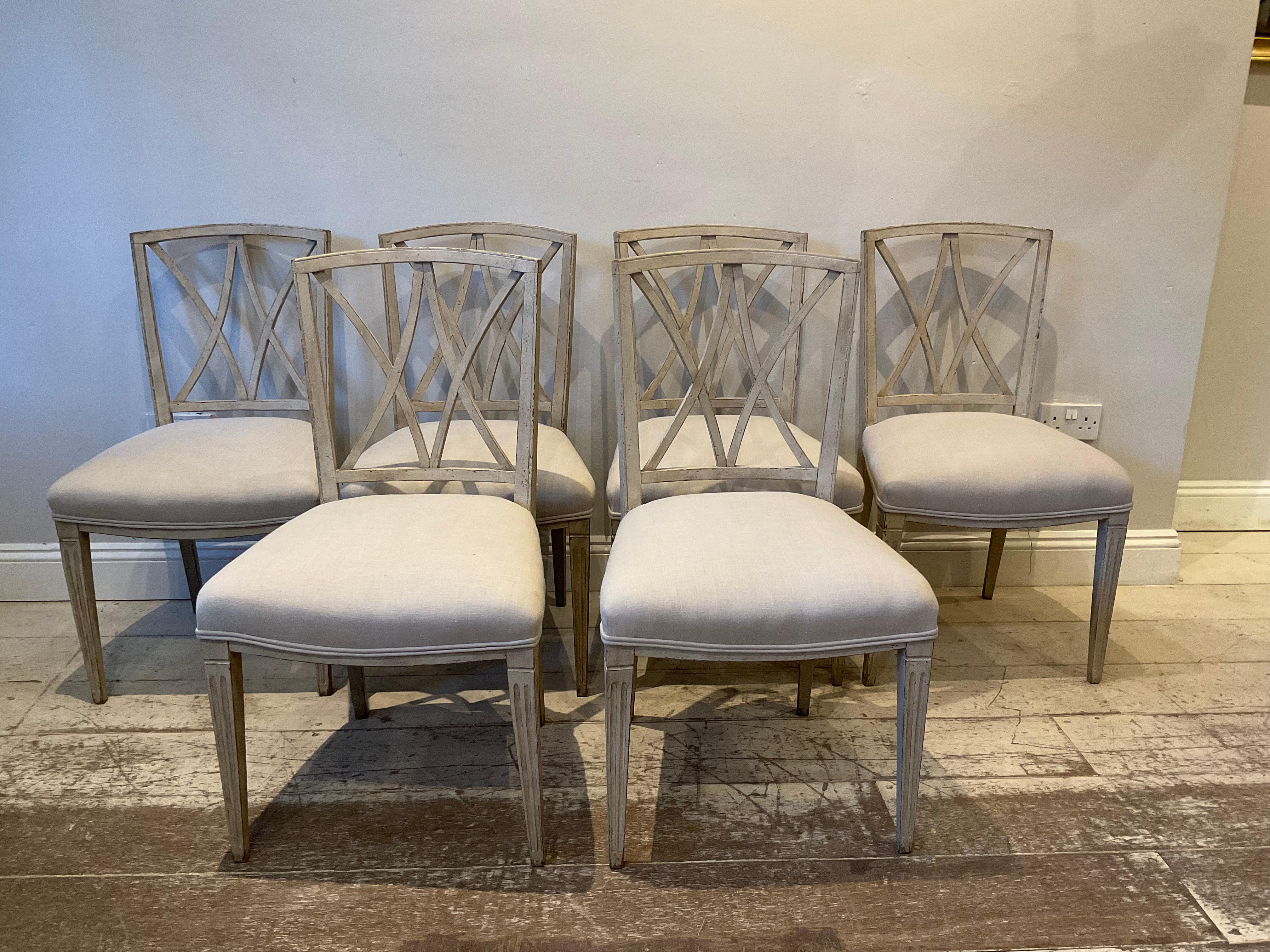 Country Set of 6, 1940s Stylish Italian Painted Lattice Backed Dining Chairs