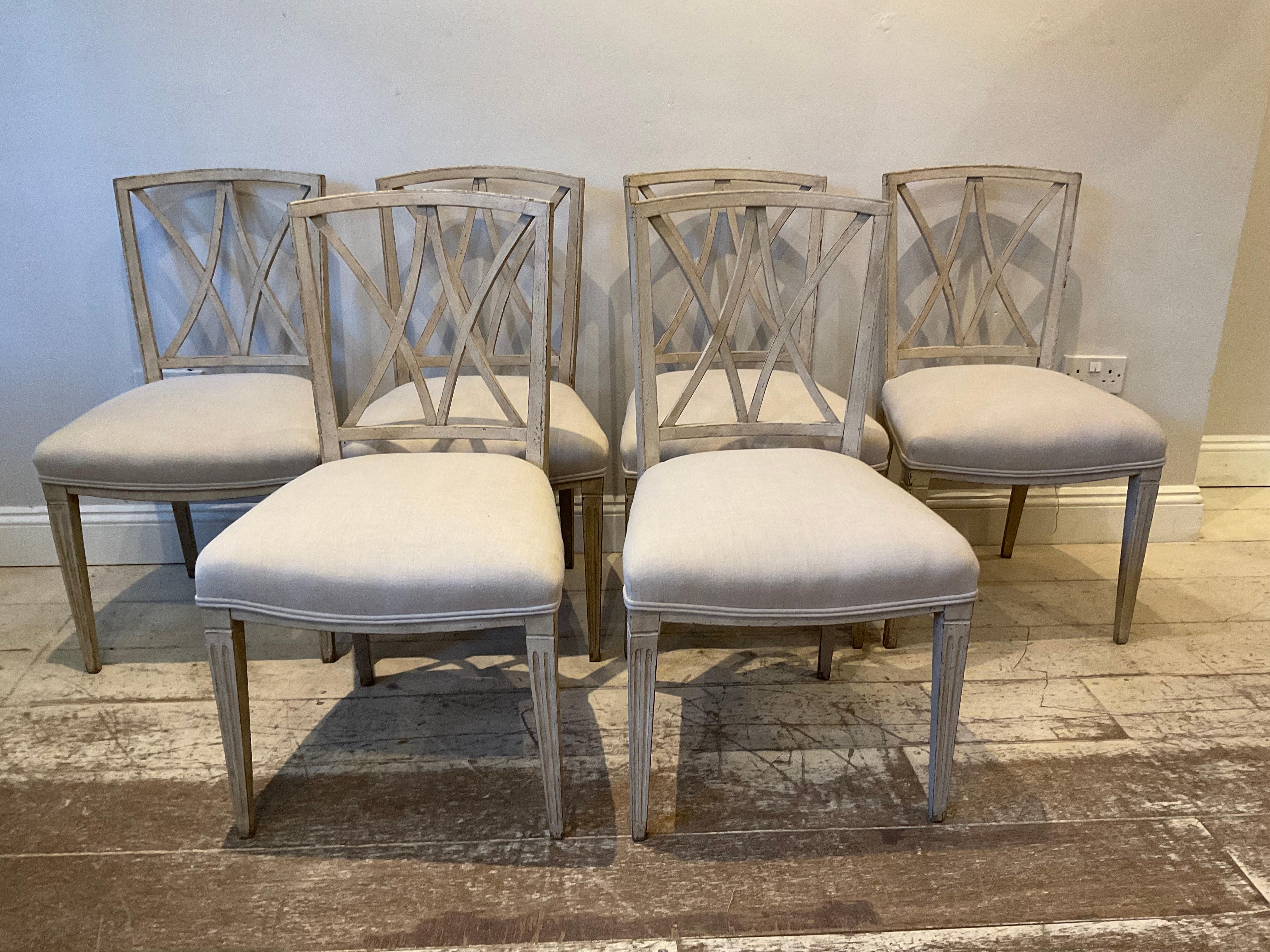 Set of 6, 1940s Stylish Italian Painted Lattice Backed Dining Chairs 1