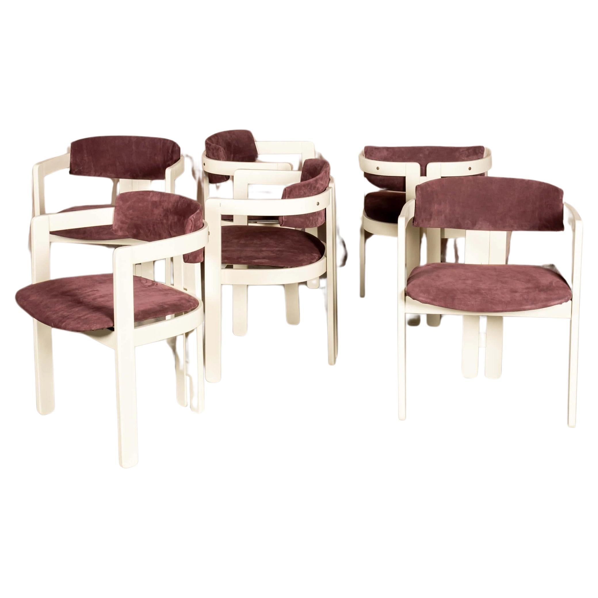 Ensemble de 6 fauteuils italiens des années 1960, blancs avec sièges en daim violet en vente