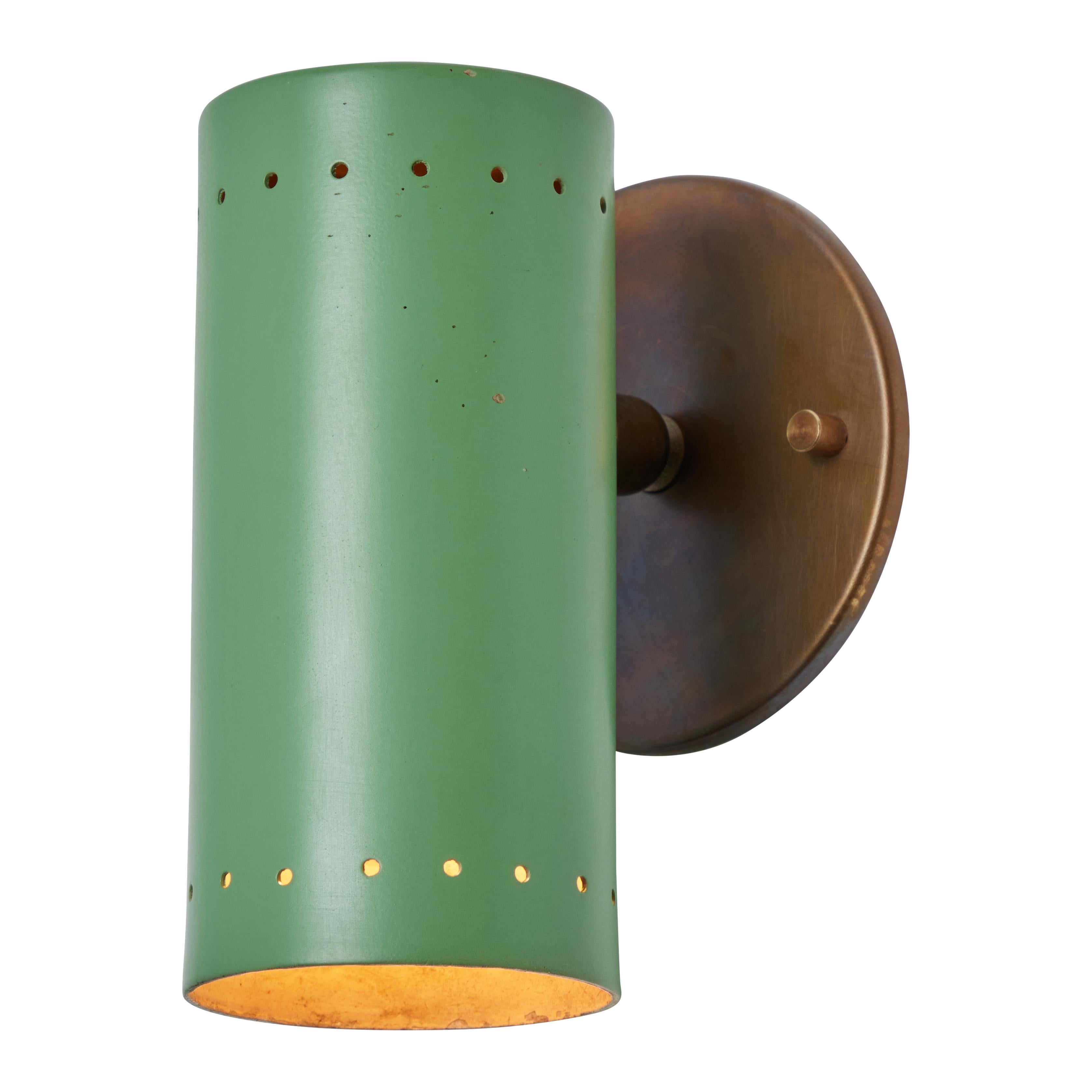 Satz von 6 Tito Agnoli 1960er Jahre Mehrfarbige Gelenk-Leuchten für O-Luce.  Einer seiner raffiniertesten Entwürfe im Minimalismus. Schlank und funktional, aber gleichzeitig hell und verspielt. Der röhrenförmige Schirm der hochgradig verstellbaren