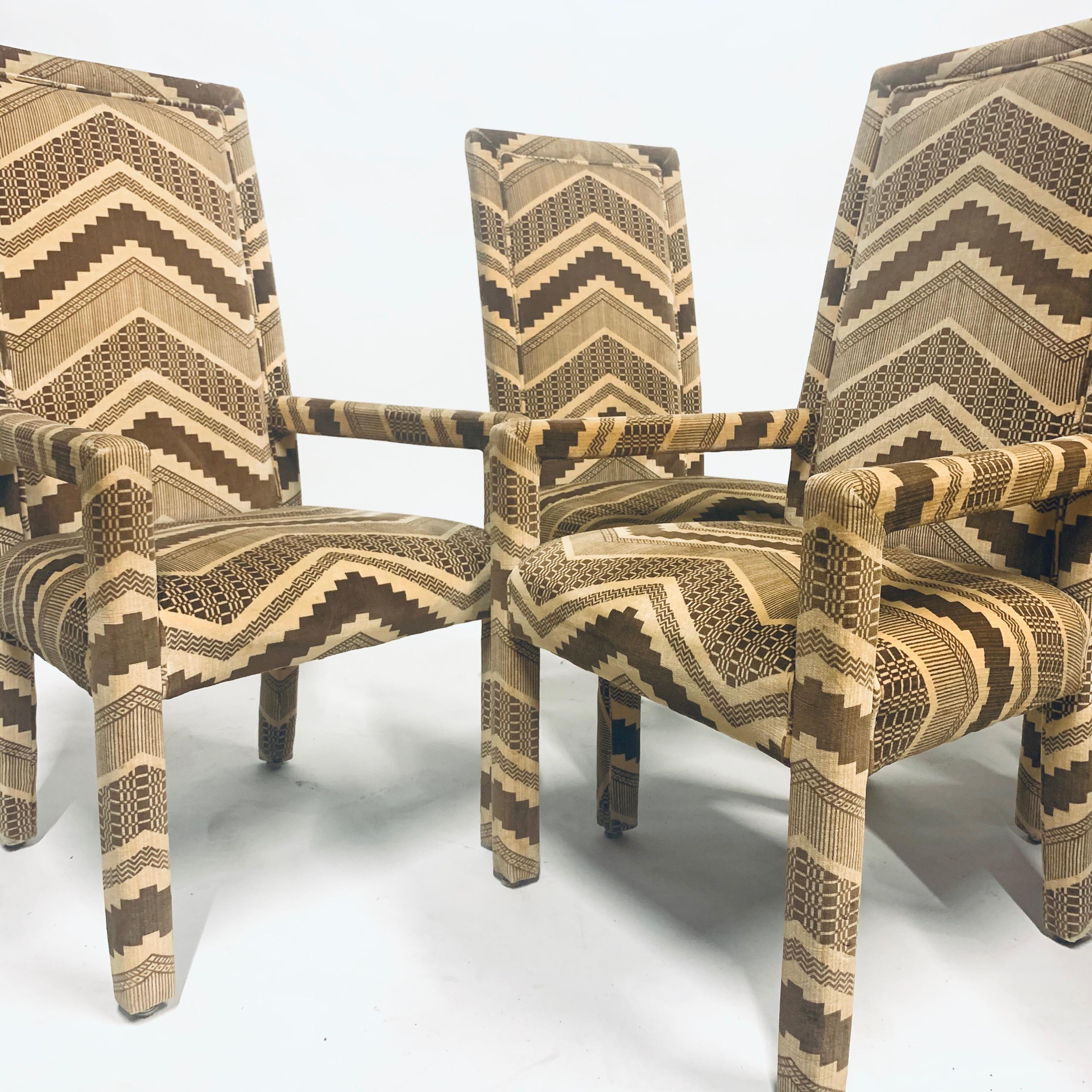 Stunning set of 6 dining chairs by Flair Furniture. These would be fabulous with a Paul Evans dining table or any 1970s decor. The colors are natural browns and beige tones, so would also work in a more natural organic decor.
4 side