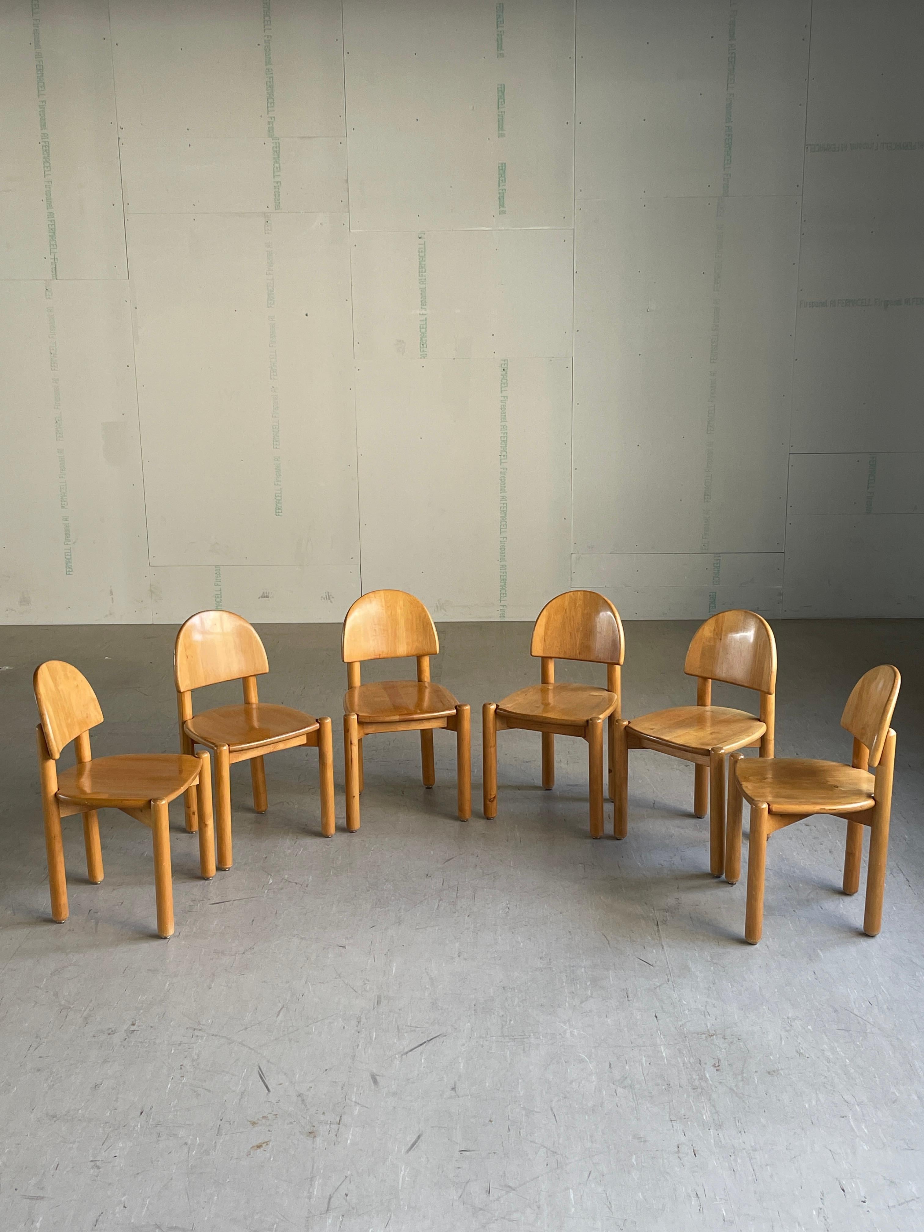 Set of 6 1970's Rainer Daumiller solid beechwood dining chairs, Denmark (Dänisch) im Angebot