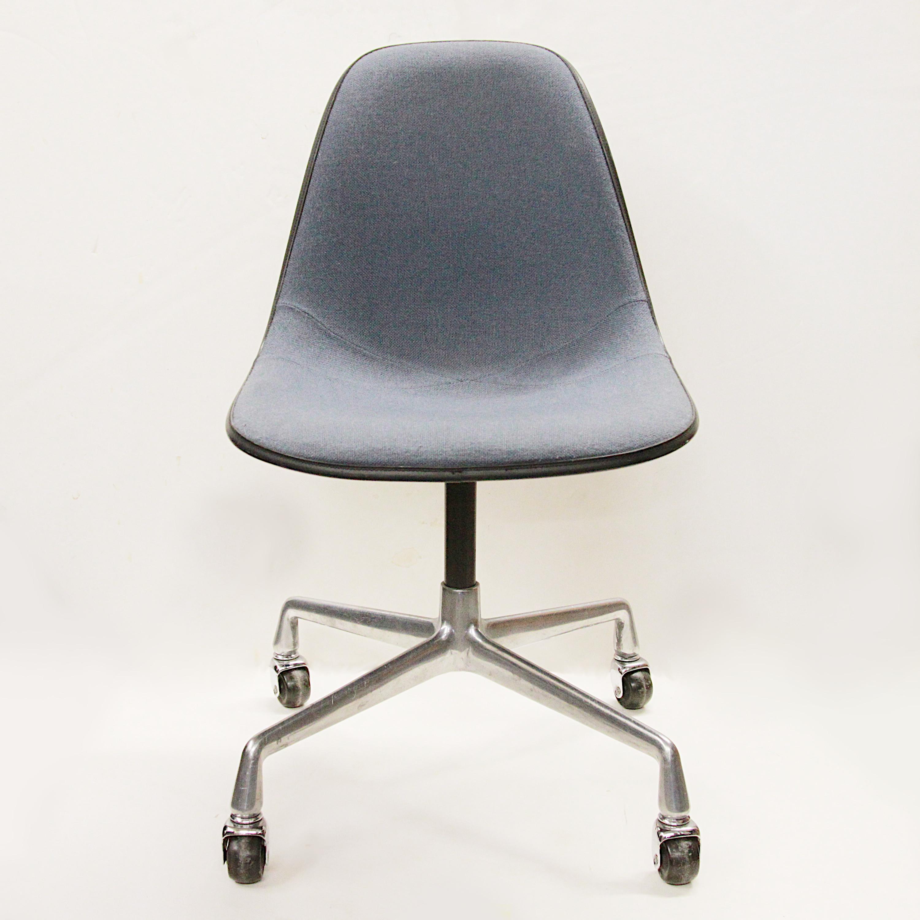 Mid-Century Modern Set of 6 1980s Vintage Rolling Blue Gray Eames Shell Chairs by Herman Miller