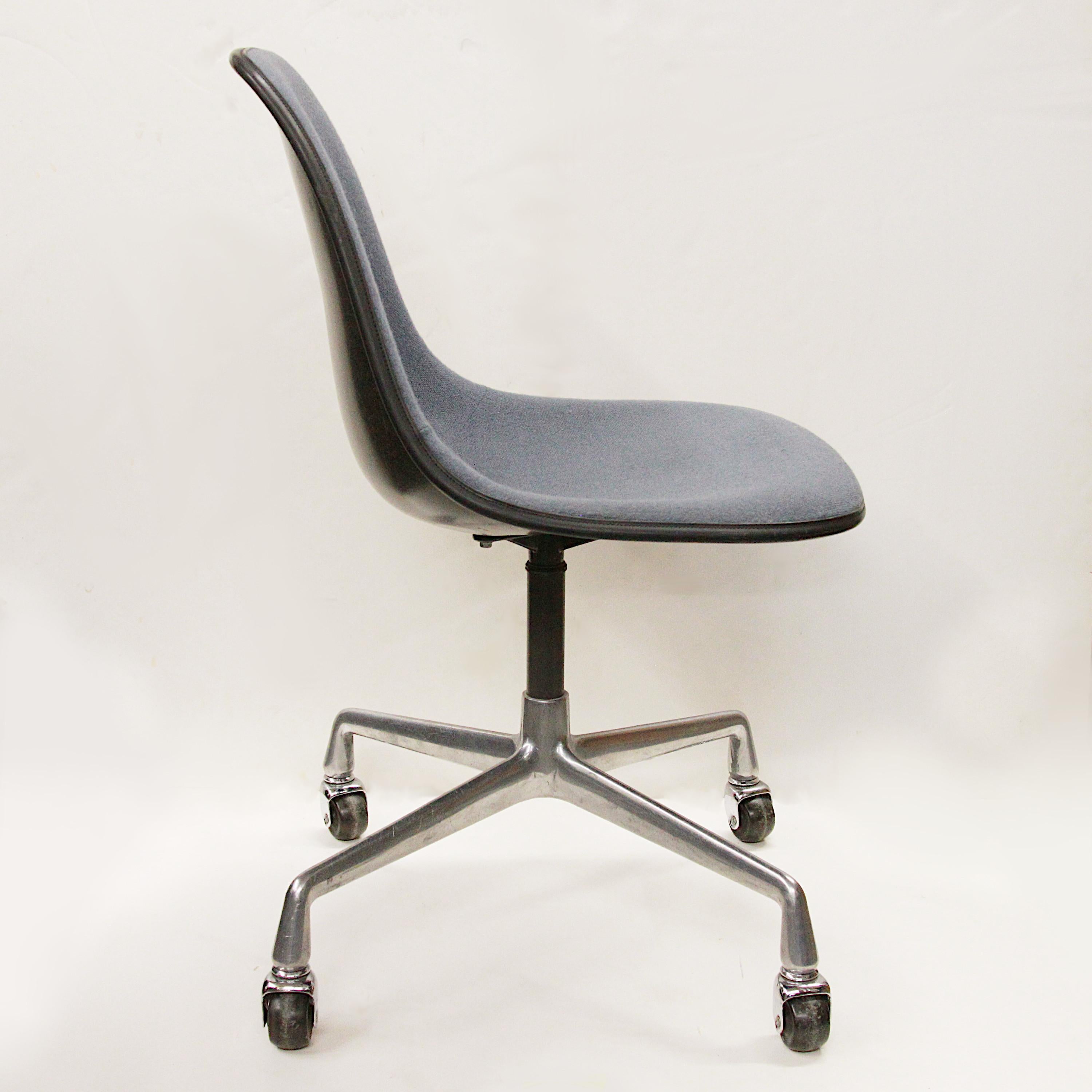 Late 20th Century Set of 6 1980s Vintage Rolling Blue Gray Eames Shell Chairs by Herman Miller