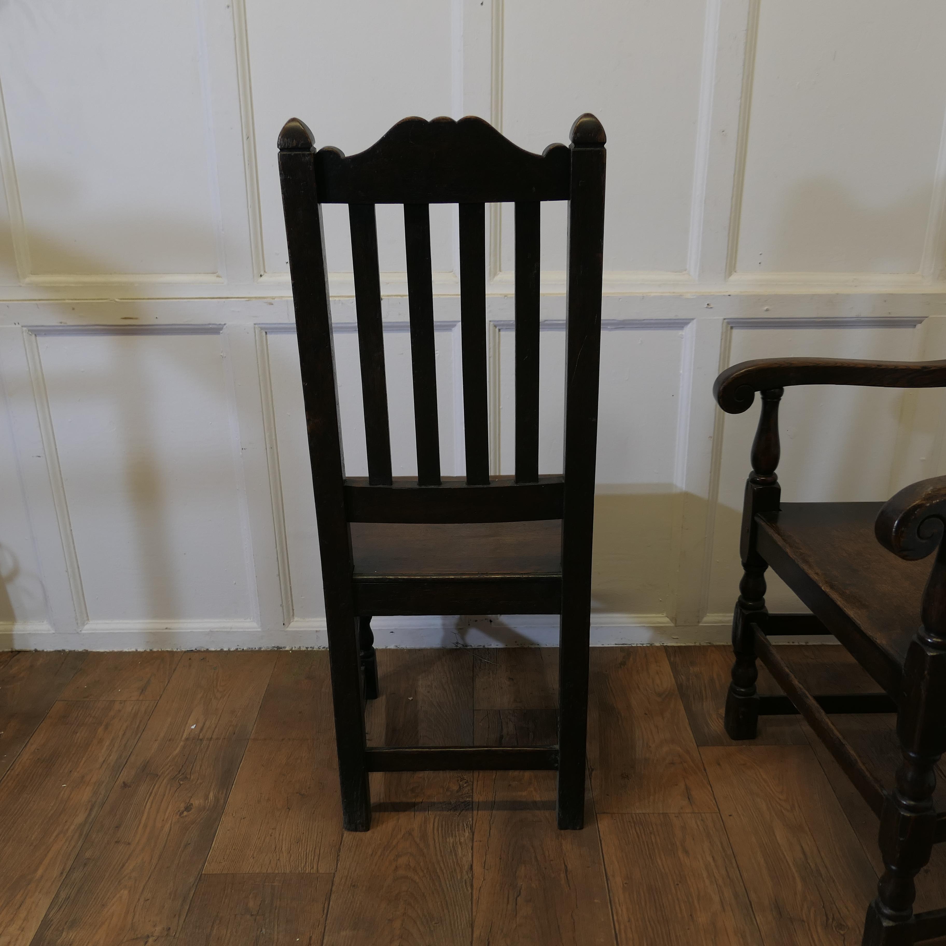 Ensemble de 6 chaises de salle à manger de campagne du 19e siècle   Il s'agit d'un charmant ensemble en vente 4