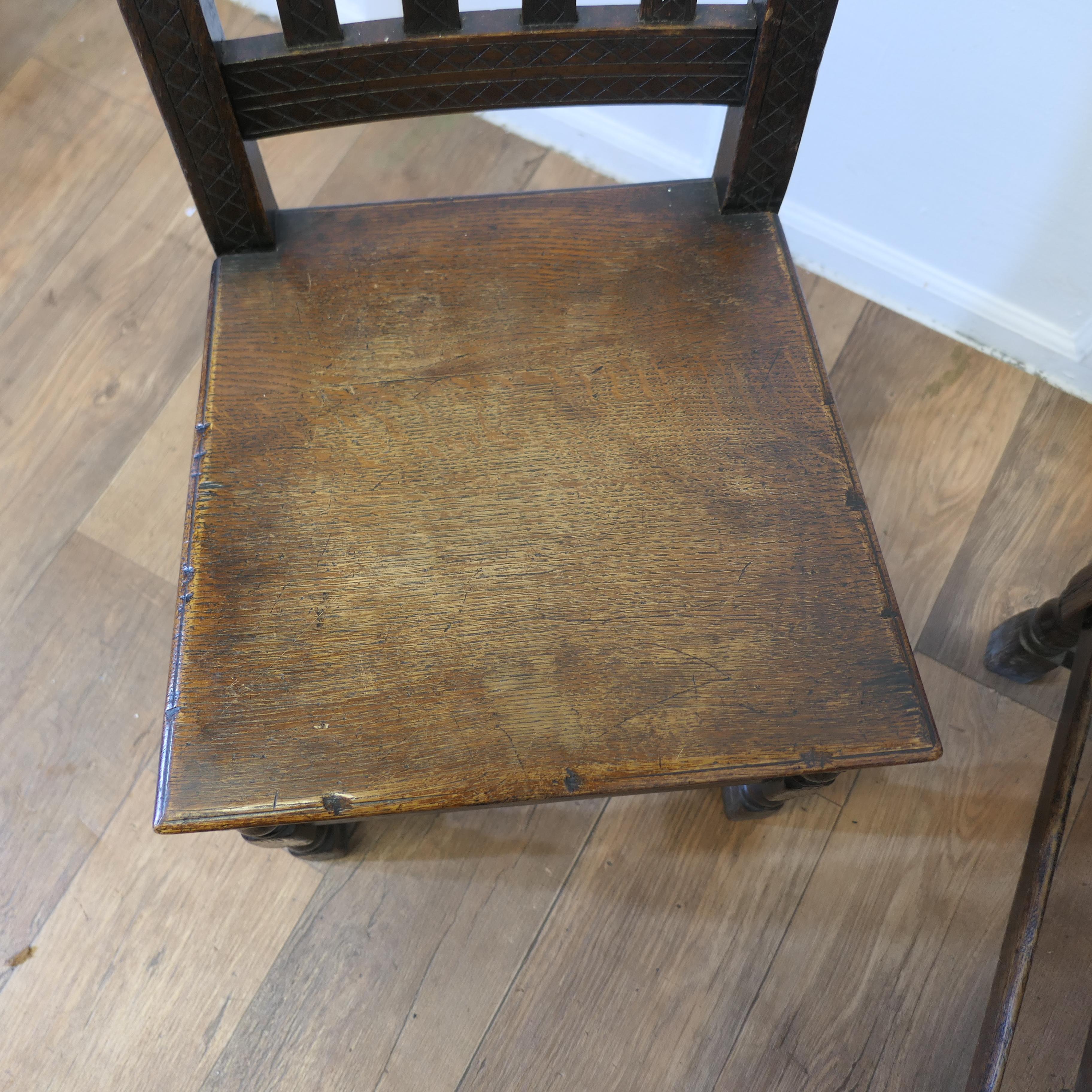 Ensemble de 6 chaises de salle à manger de campagne du 19e siècle   Il s'agit d'un charmant ensemble en vente 5