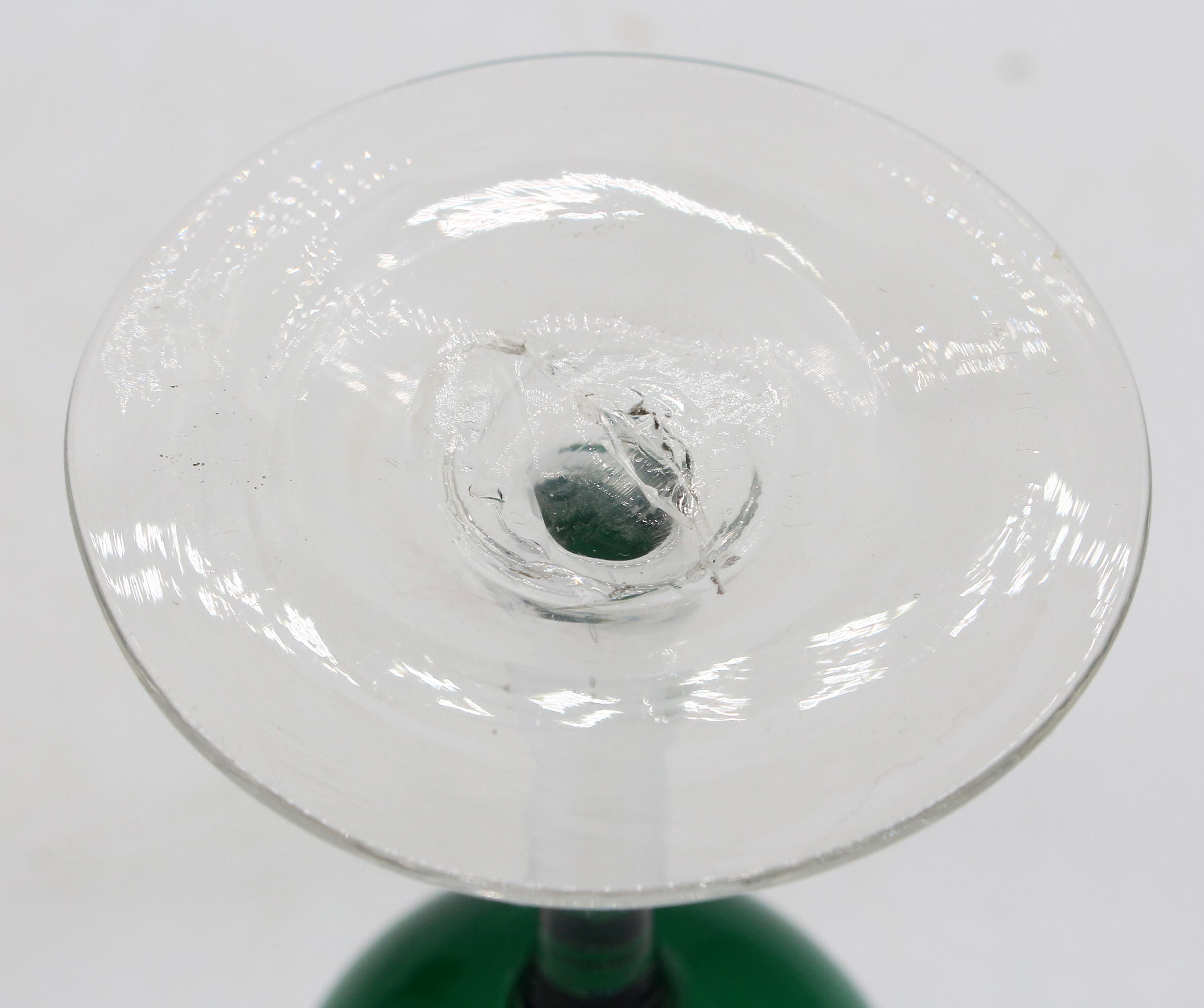 Victorien Ensemble de 6 verres à vin anglais Bristol en verre vert du 19ème siècle en vente