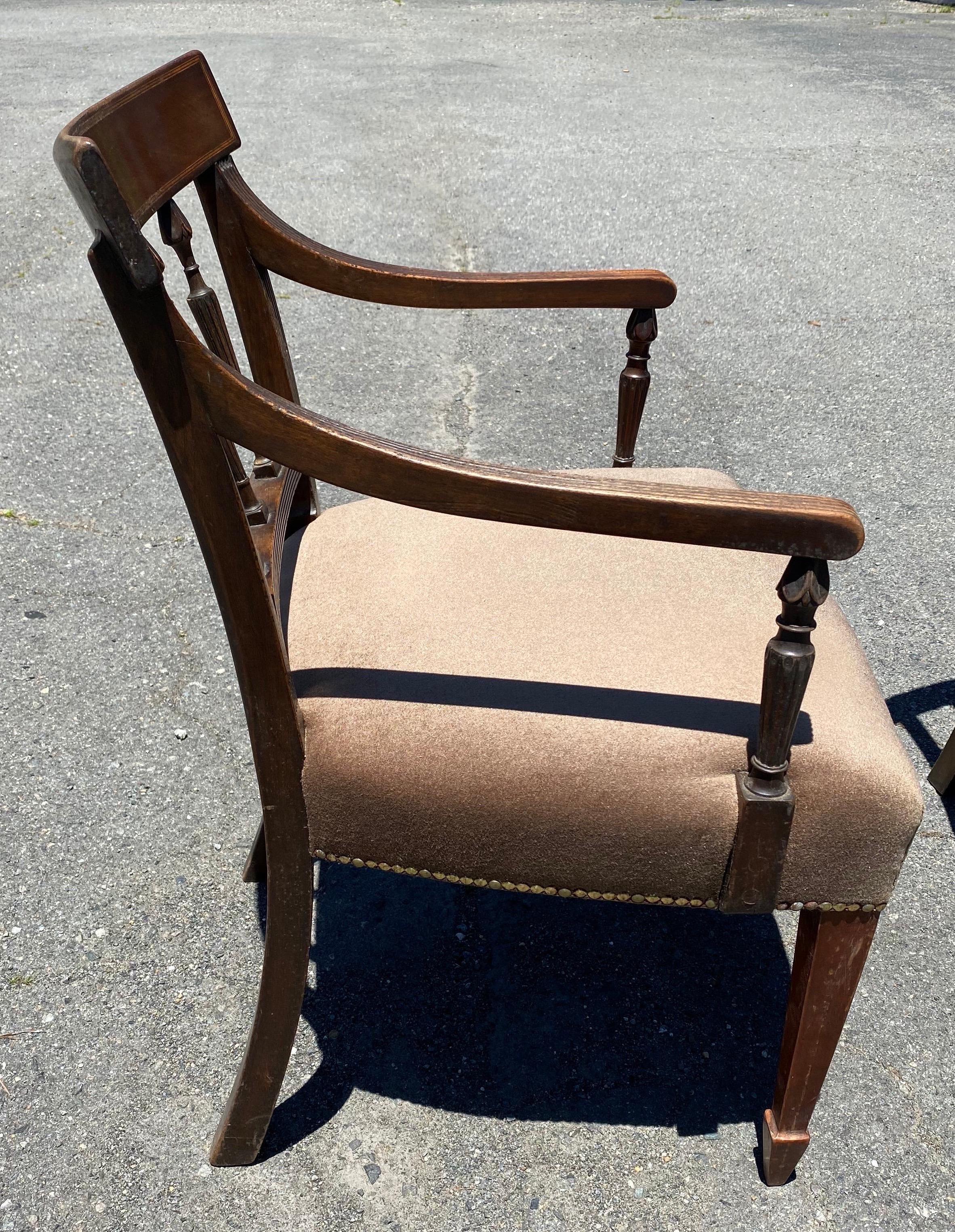 Ensemble de 6 chaises anglaises du 19ème siècle en acajou et tissu mohair en vente 3