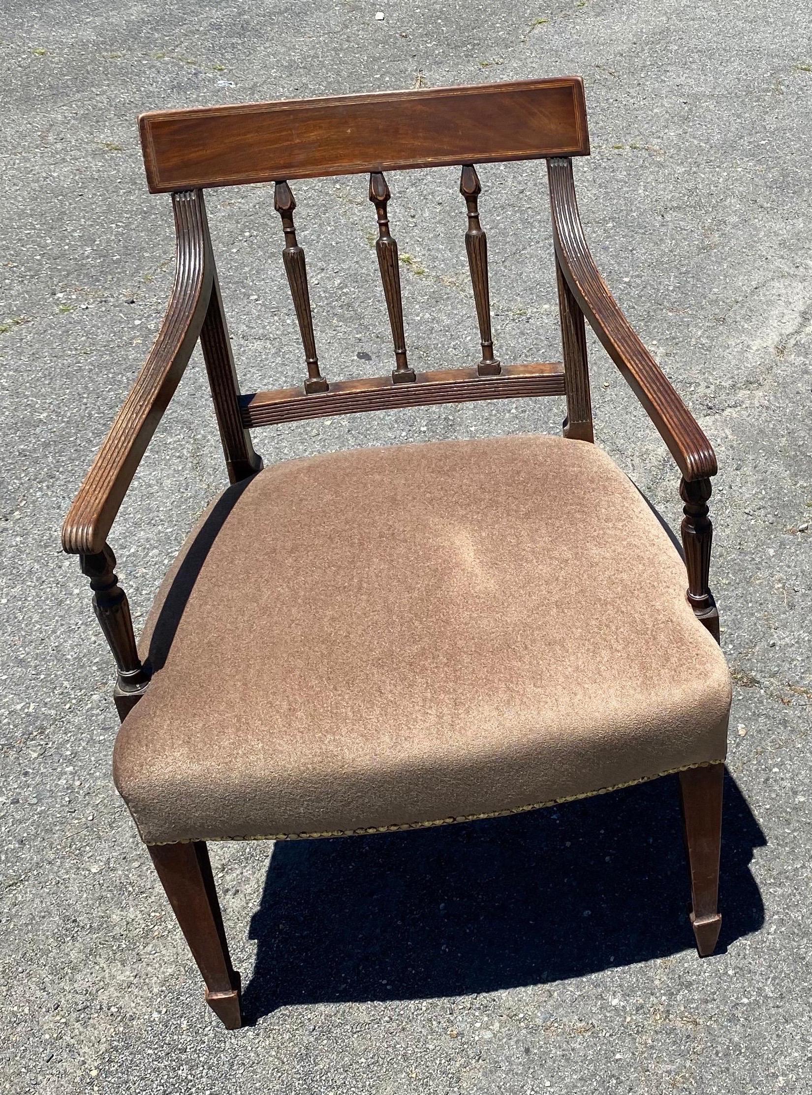 XIXe siècle Ensemble de 6 chaises anglaises du 19ème siècle en acajou et tissu mohair en vente