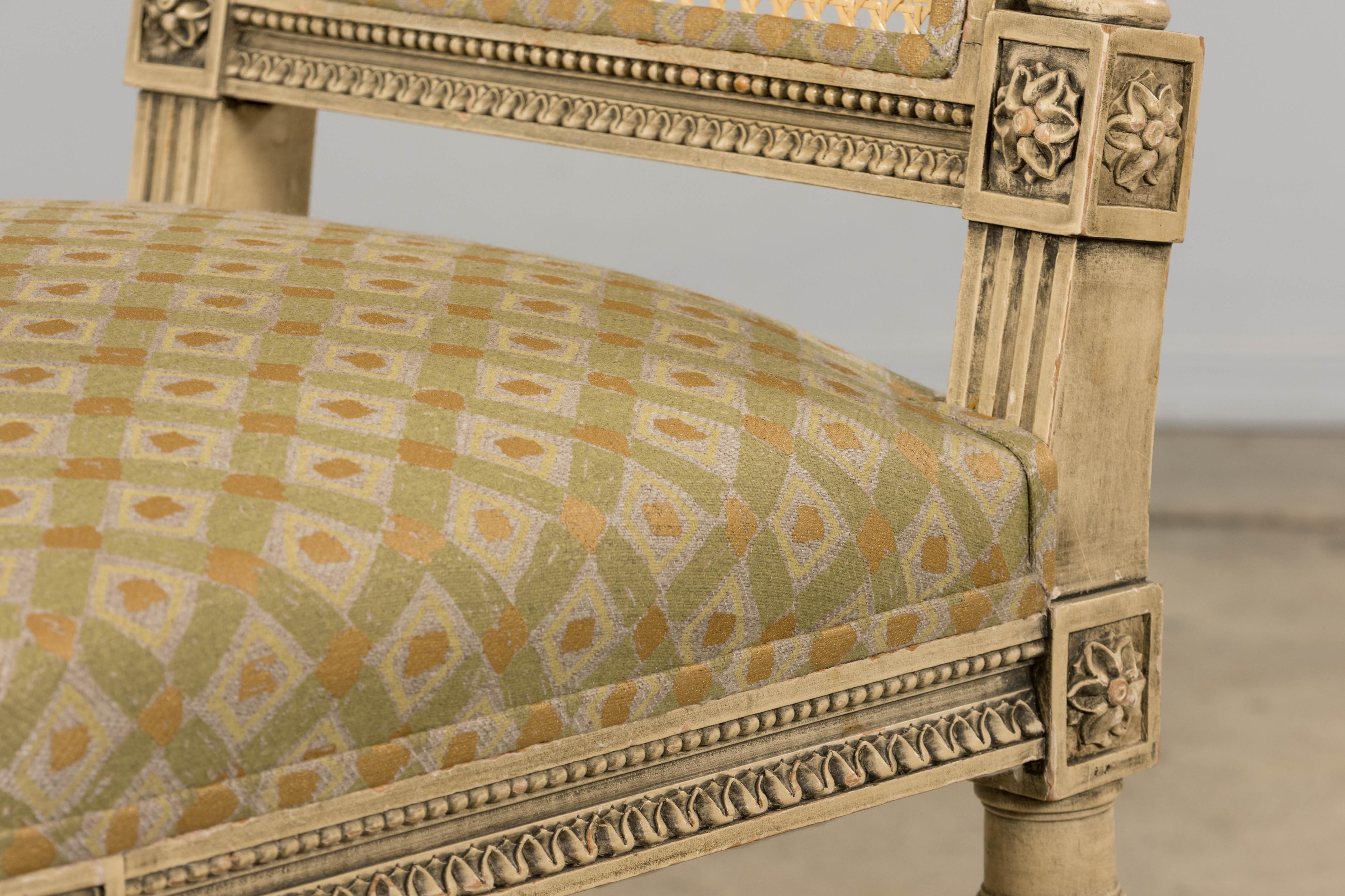 Juego de seis sillas de comedor francesas Luis XVI del siglo XIX con respaldo de caña pintado en venta 13