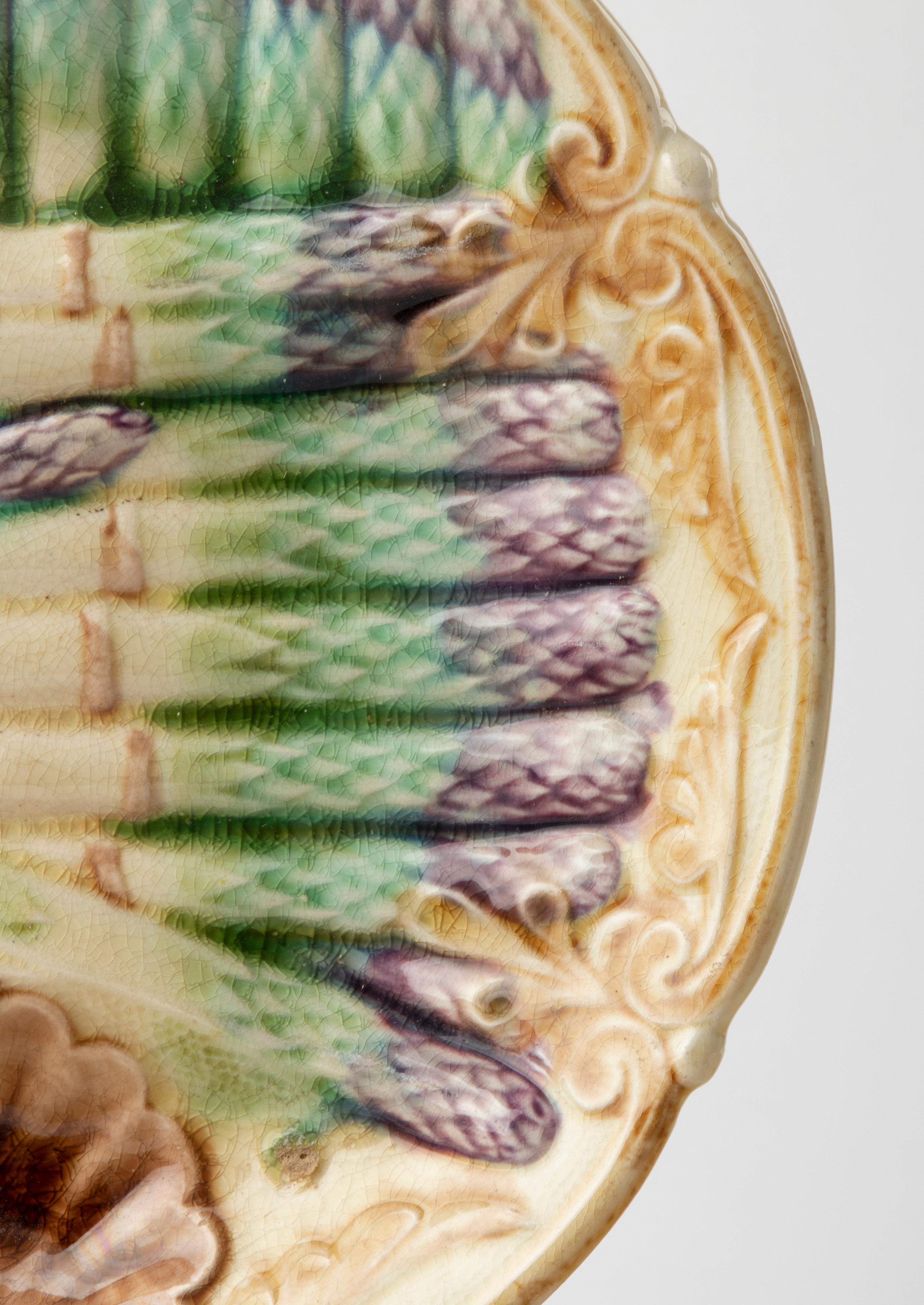 French Set of 6 19th Century Majolica Asparagus Plates, Onnaing Faiencerie For Sale