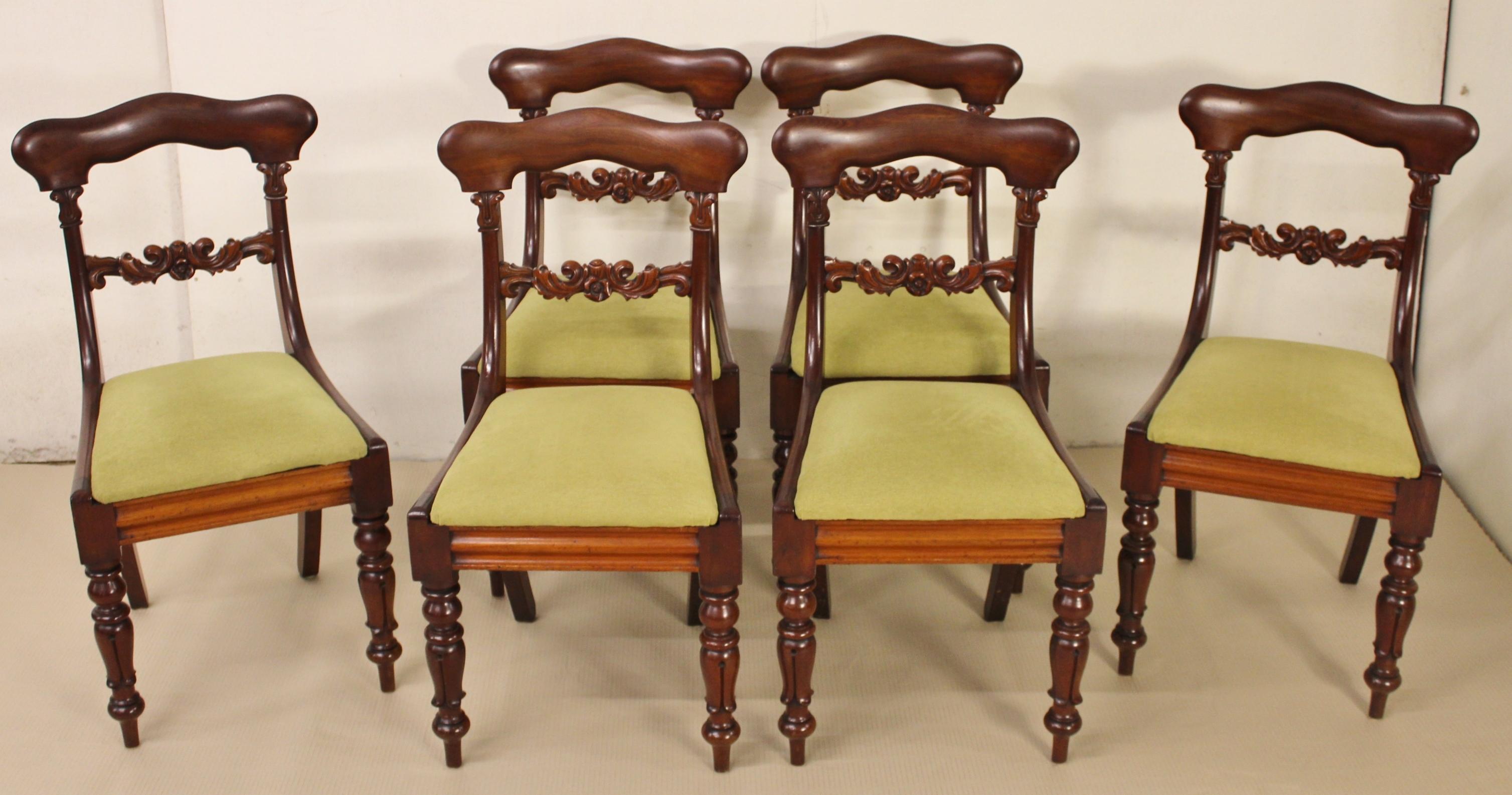 An excellent set of 6 early Victorian dining chairs. Of very good construction in solid mahogany, now with a great depth of colour and patina. With nice carved detailing to the back splats and standing on elegant turned, stylised 