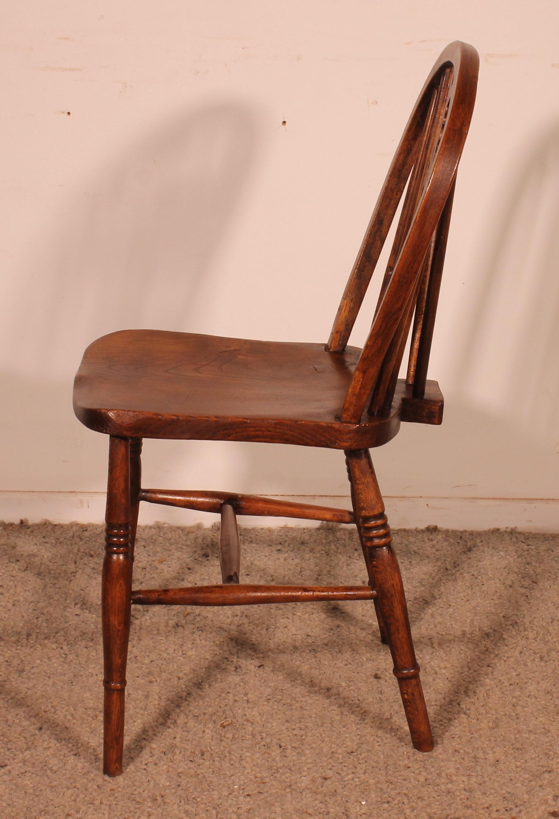 Ensemble de 6 chaises Windsor du 19ème siècle en vente 4