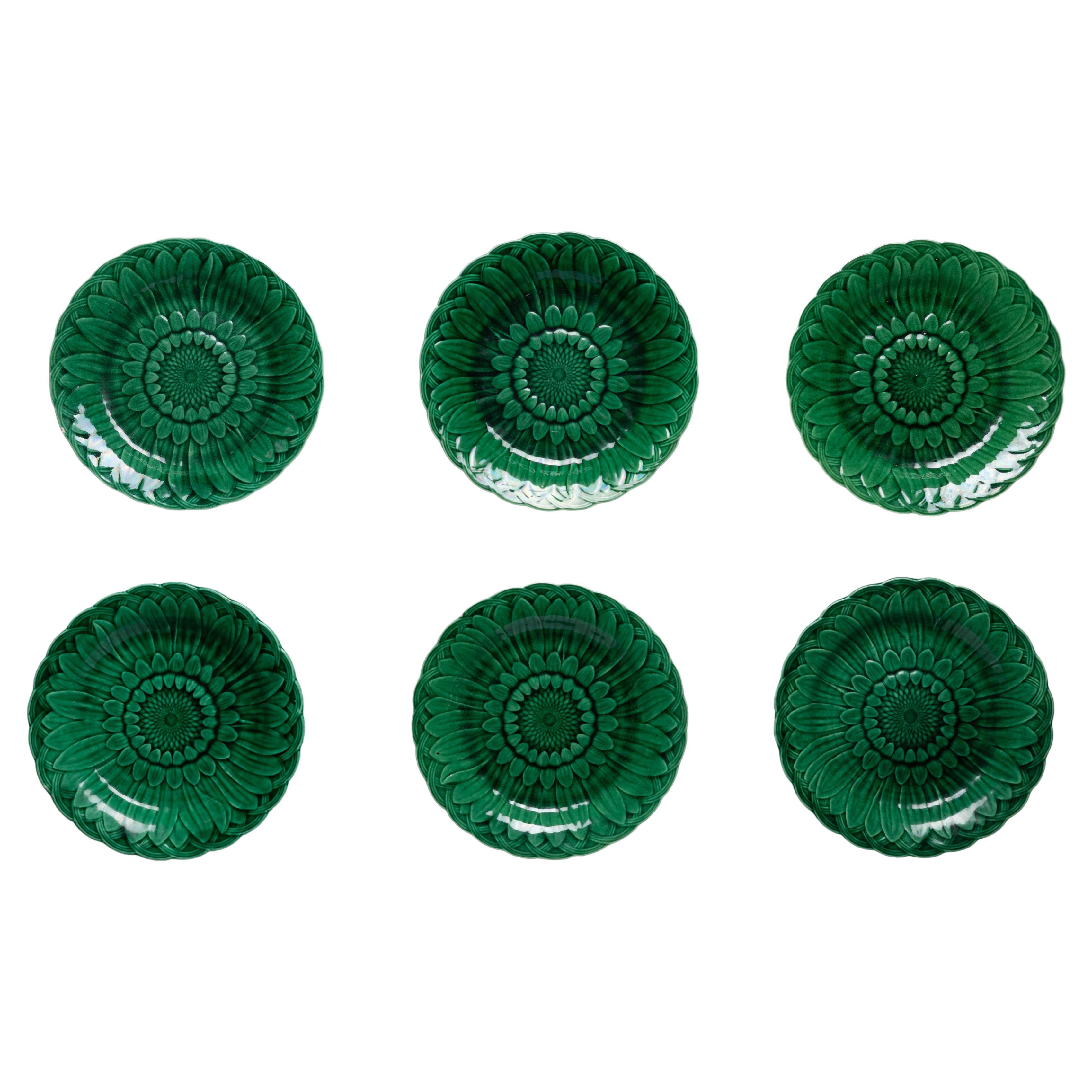 Set of 6 Aesthetic Movement Green Majolica Wedgwood Sunflower Plates For Sale