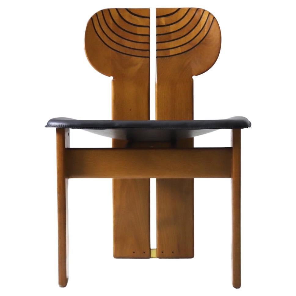 Set of 6 Africa chairs by Afra & Tobia scarpa, produced by Maxalto. First designed in 1975, these chairs were produced in 1985.
Solid walnut frames with ebony inlayes and brass details. Newly upholstered seats in soft aniline leather. Wooden frames