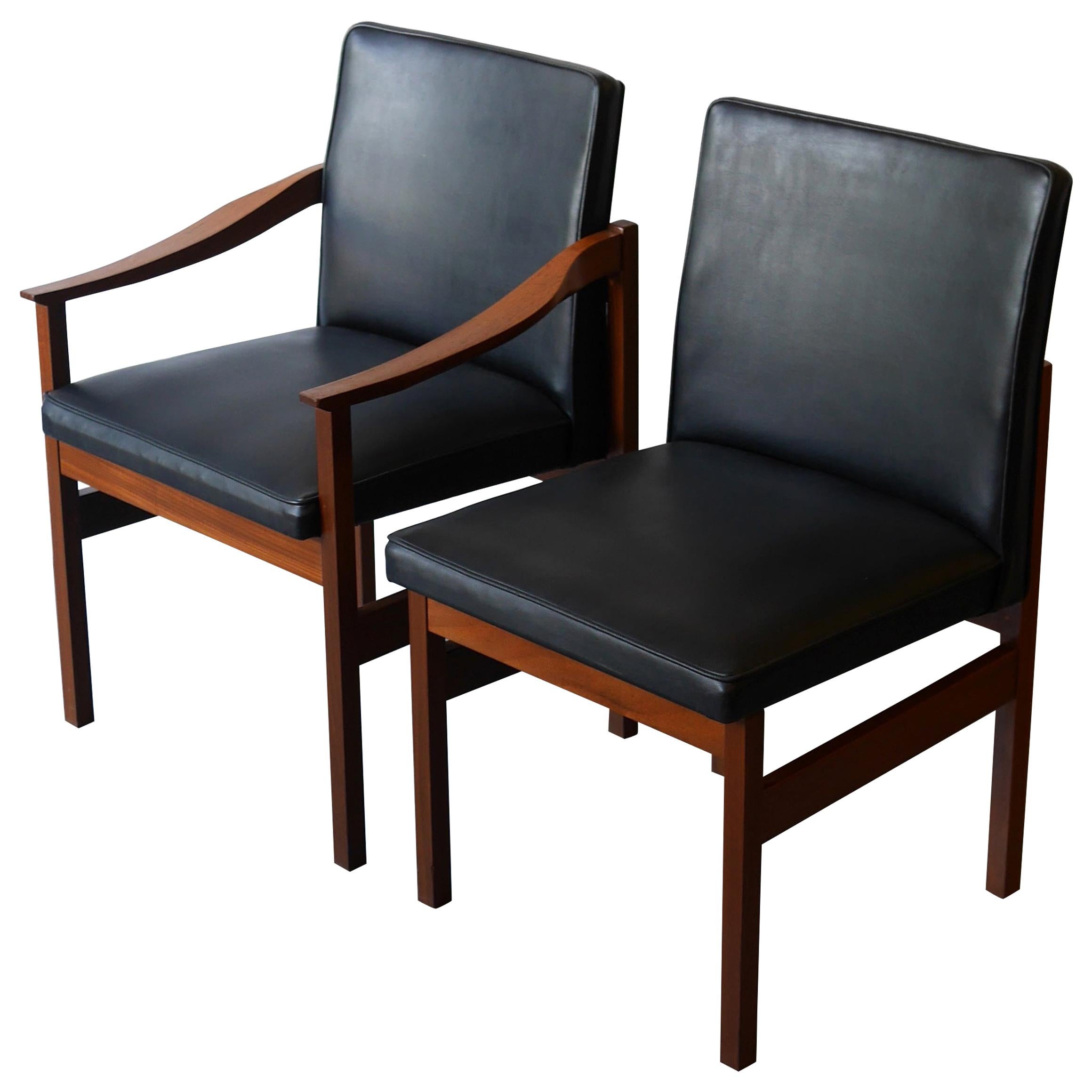 Set of 6 Afrormosia and Black Vinyl Dining Chairs by Robert Heritage, circa 1965