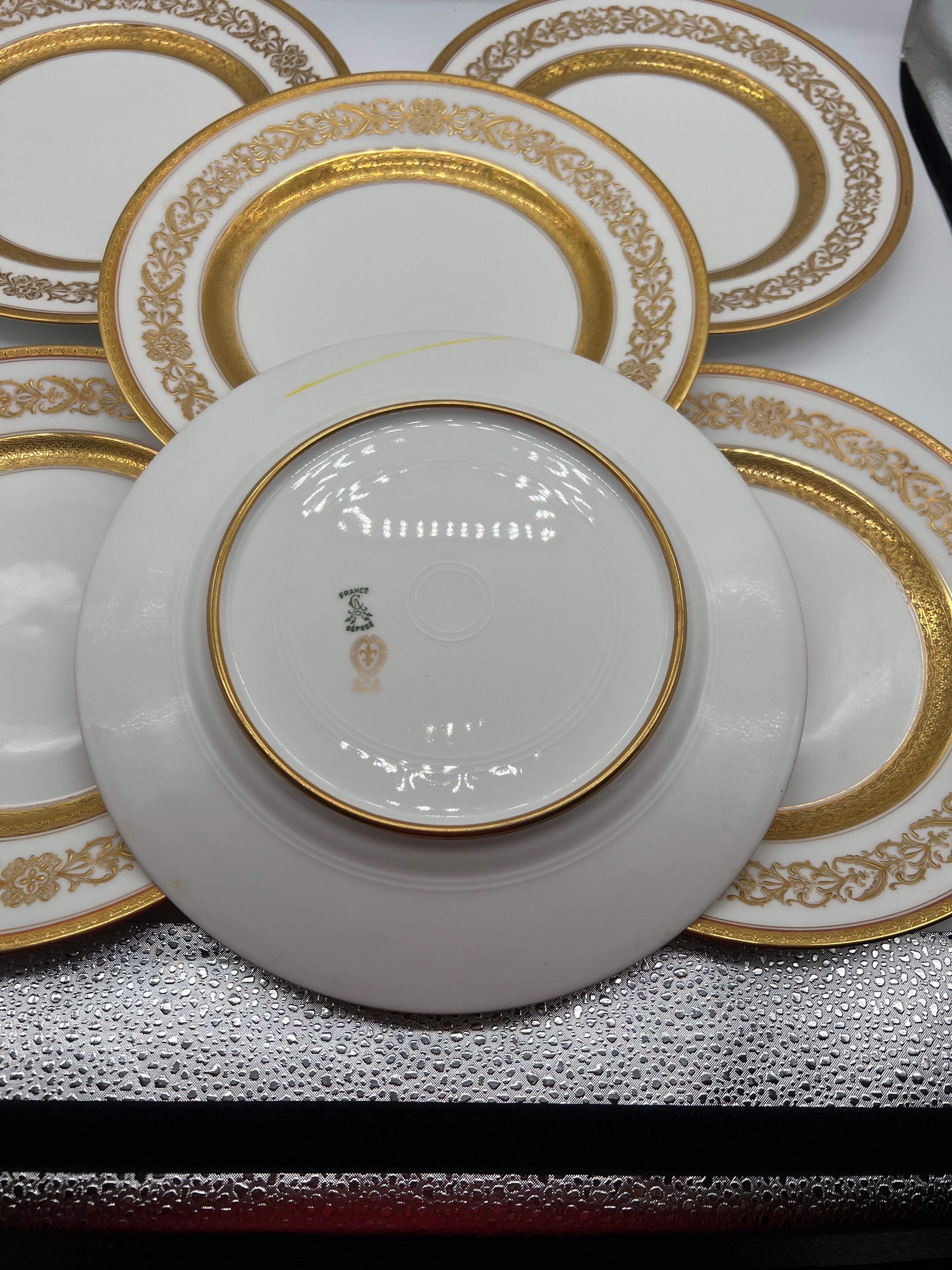 Porcelain Set of 6 - Ahrenfeldt Limoges for Richard Briggs Boston Gilt Enamel Dinner Plate For Sale
