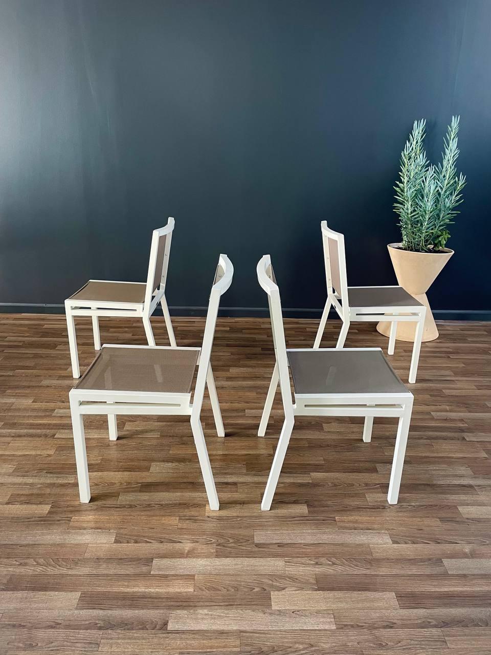 Set of 6 Aluminum Patio Chairs by Janus et Cie In Good Condition In Los Angeles, CA