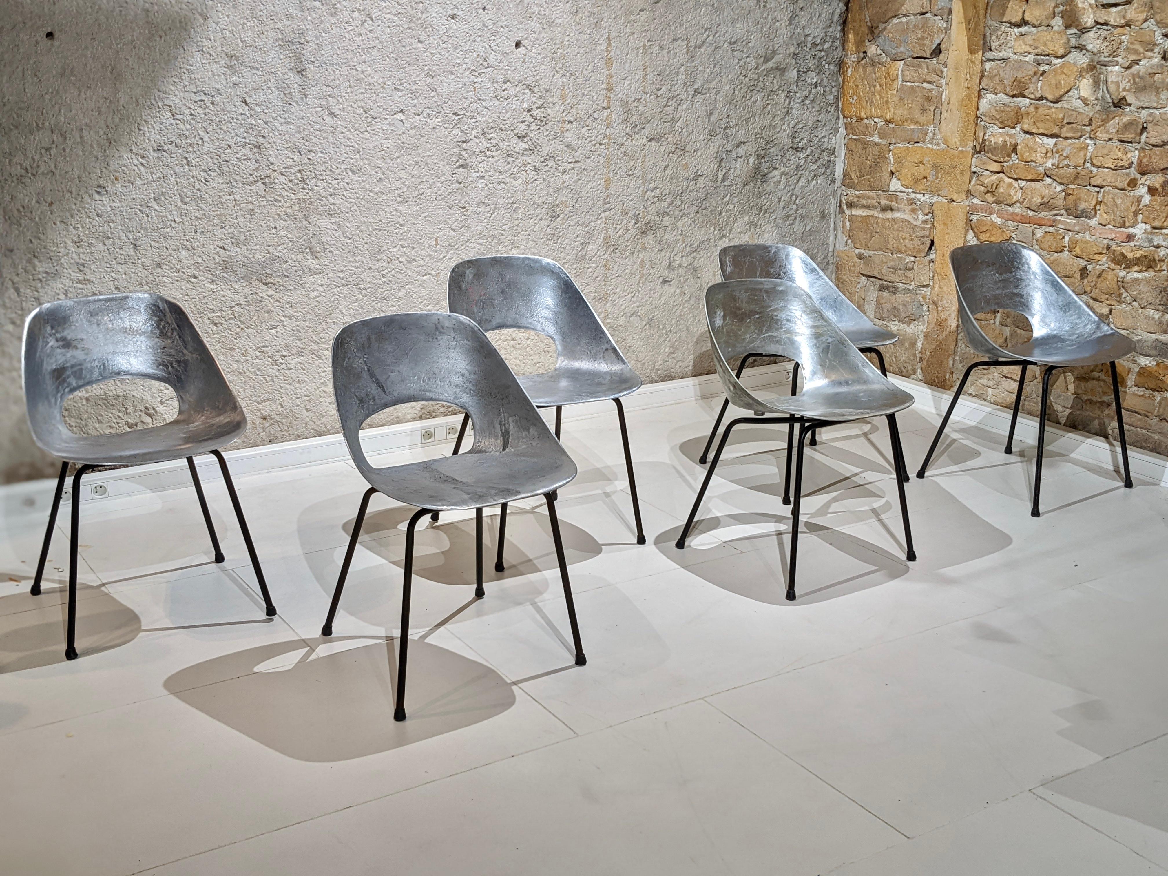 Set of 6 Aluminum Tulip Chair , Pierre Guariche 1