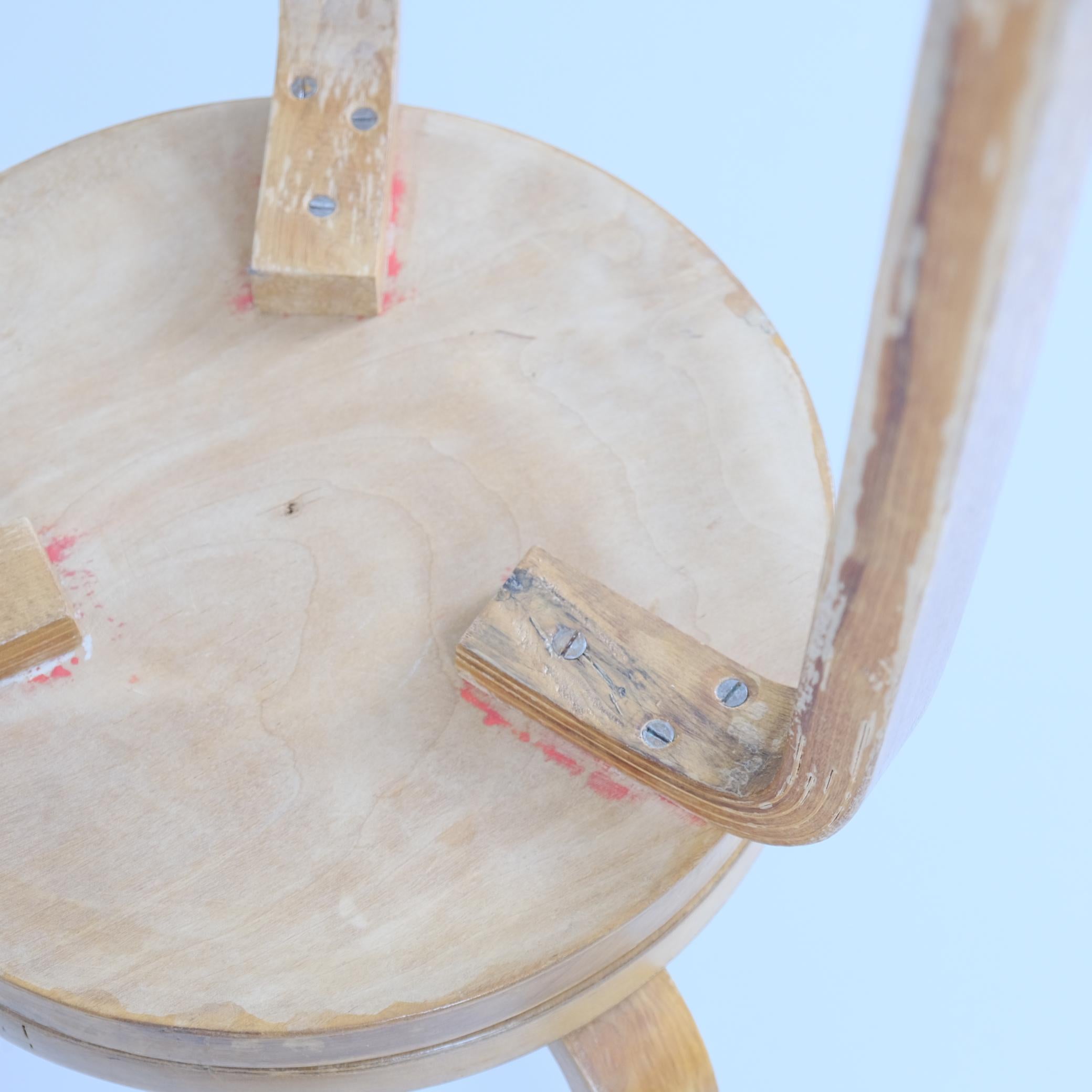 Set of 6 Alvar Aalto 3 Legged Stackable Birch Stools Model. 60, Artek 1930s For Sale 5